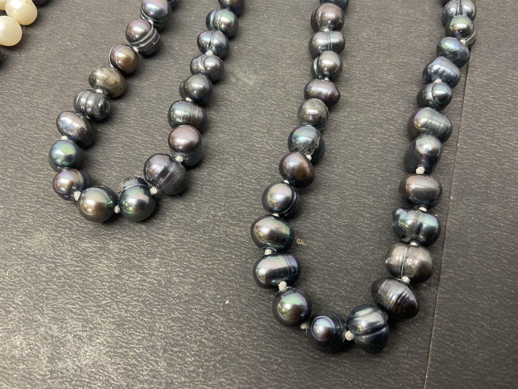 Four fresh water pearl necklaces - Image 43 of 77