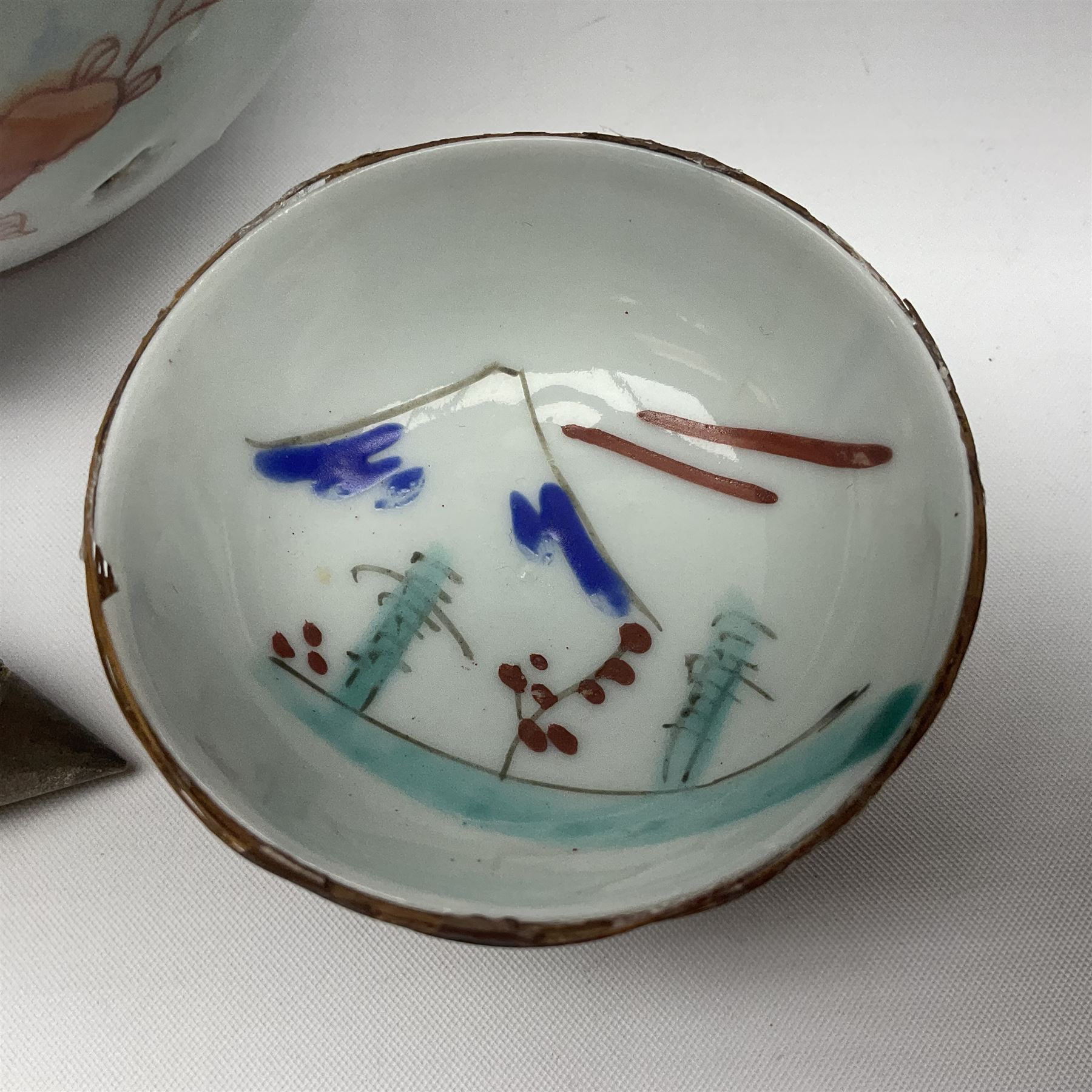 Chinese ceramic bowl - Image 2 of 11