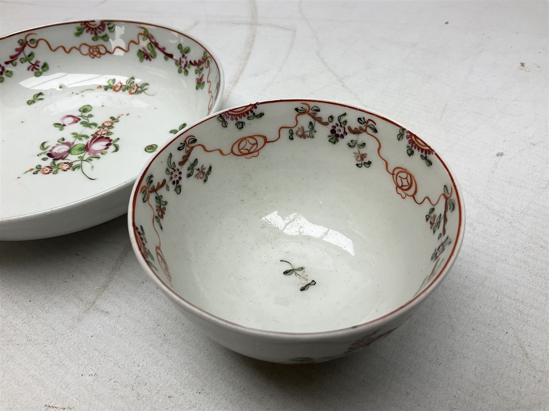 Two 18th century Newhall tea bowls and saucers - Image 9 of 19