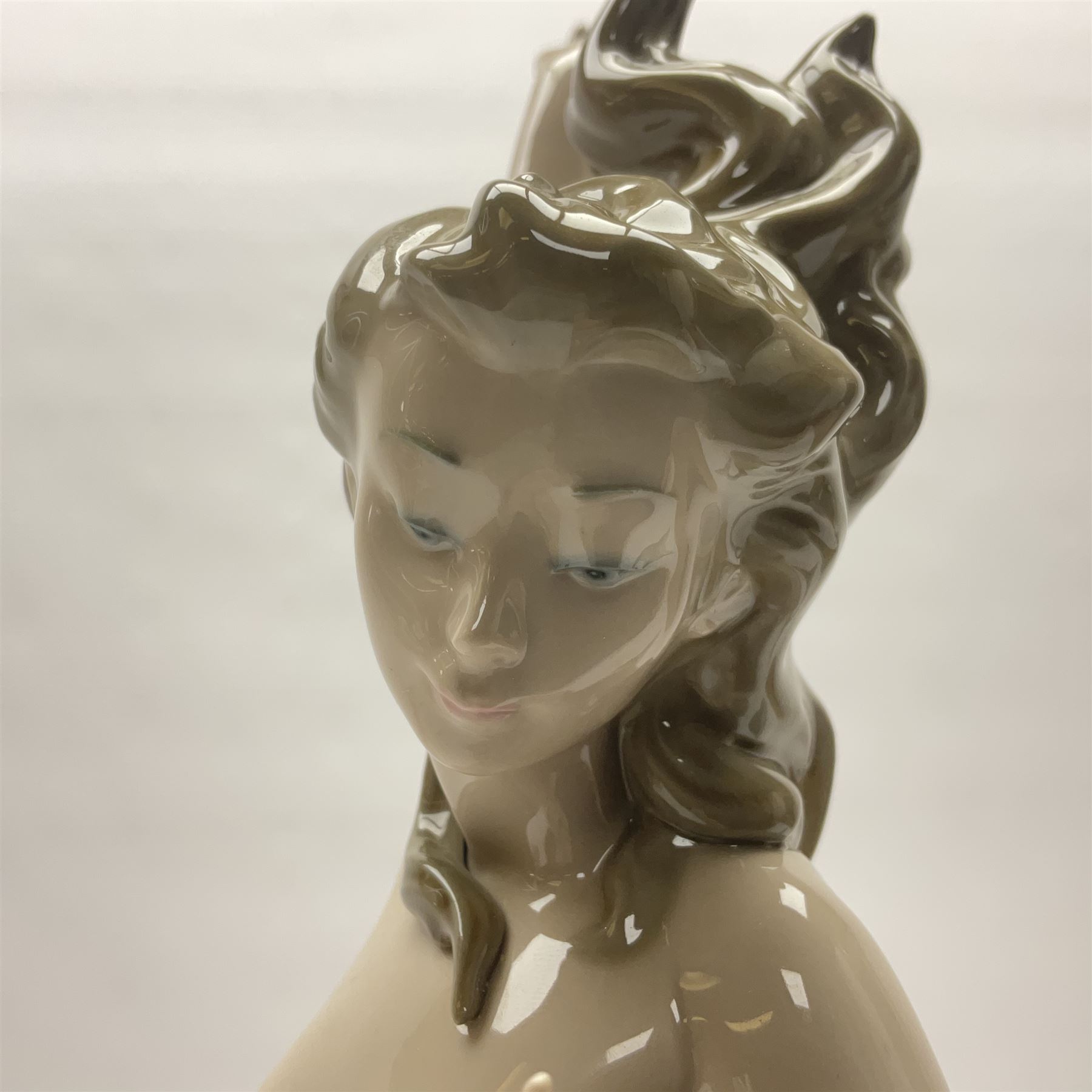 Lladro figure - Image 2 of 11