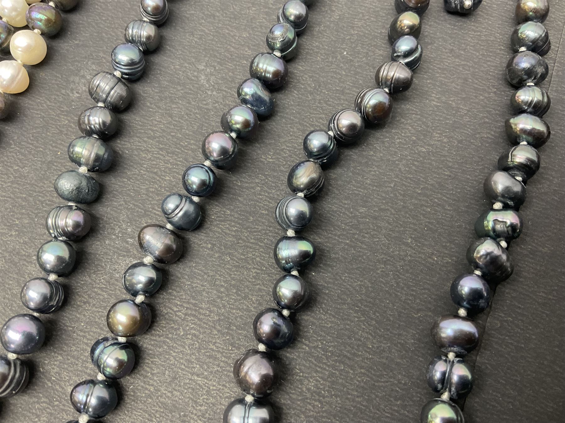 Four fresh water pearl necklaces - Image 75 of 77
