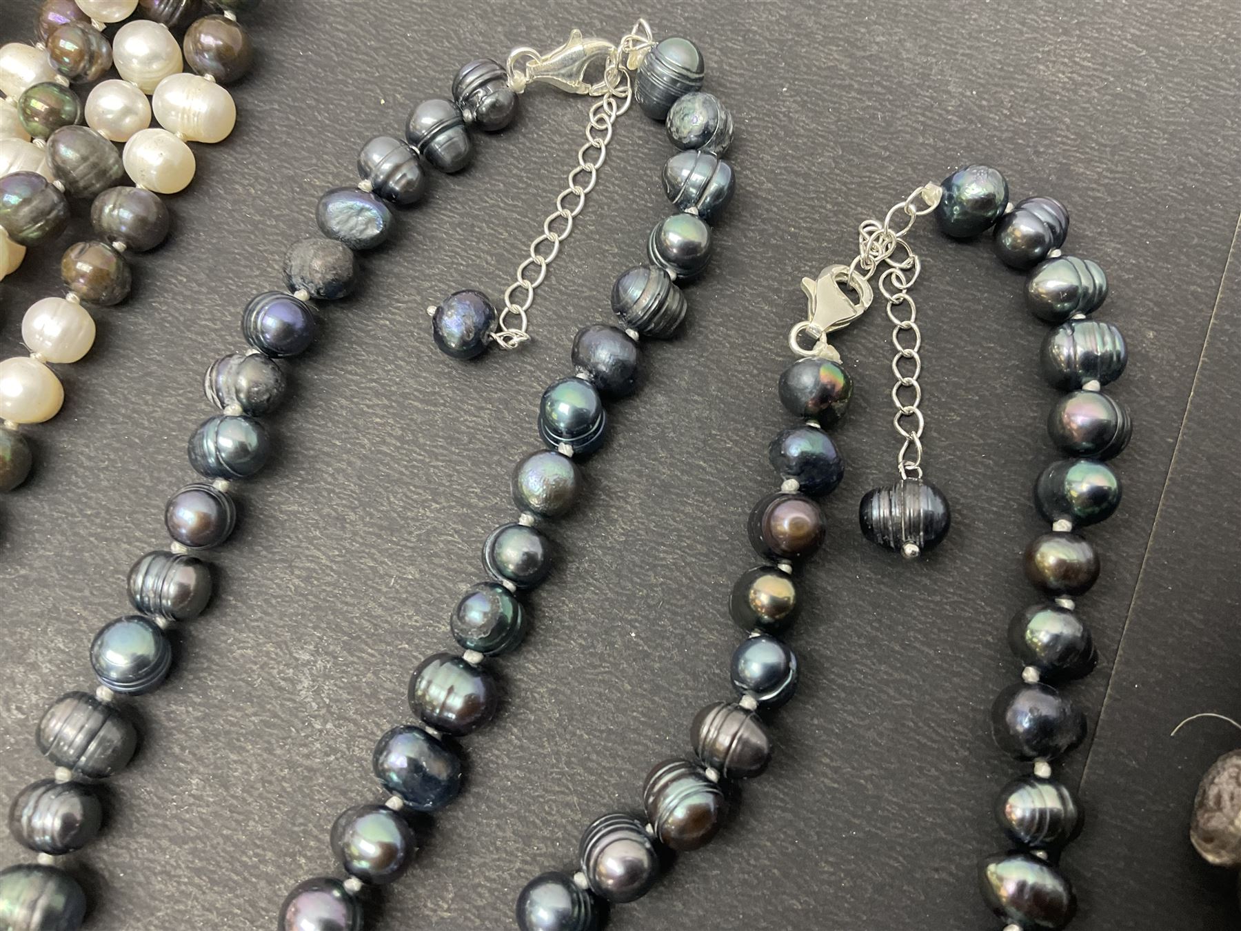 Four fresh water pearl necklaces - Image 63 of 77