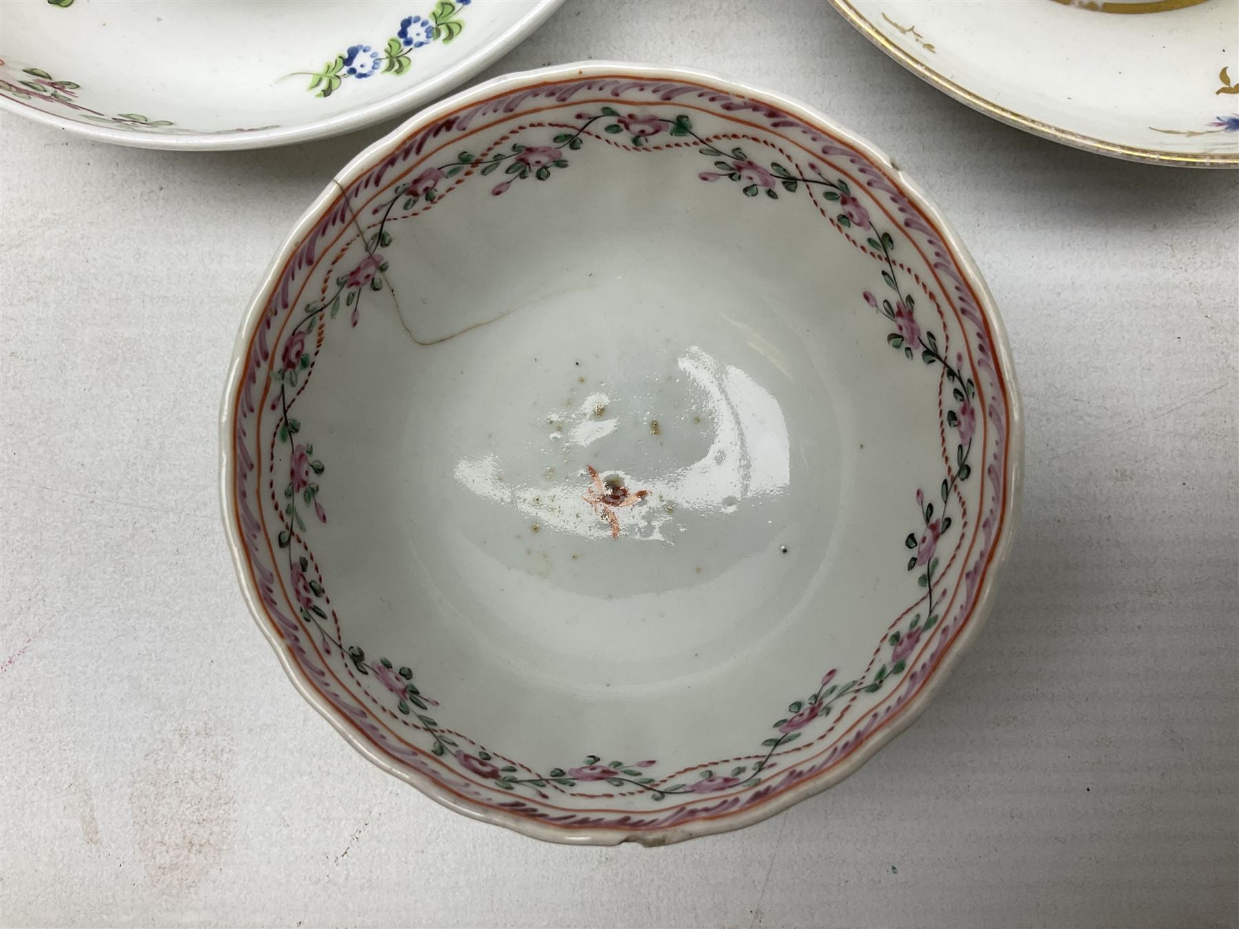 Two 18th century Newhall tea bowls and saucers - Image 4 of 19