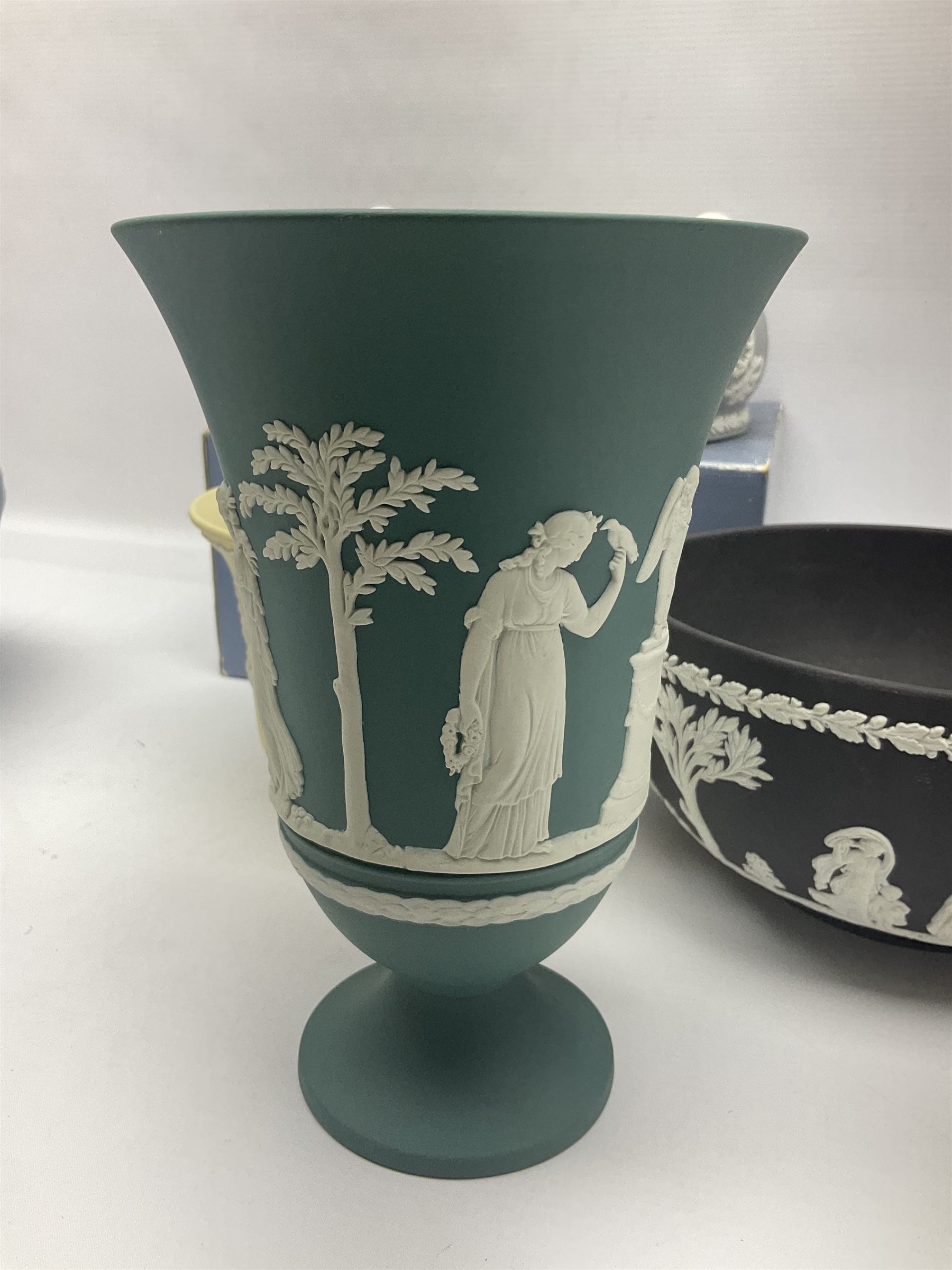 Wedgwood Jasperware footed bowl - Image 12 of 15