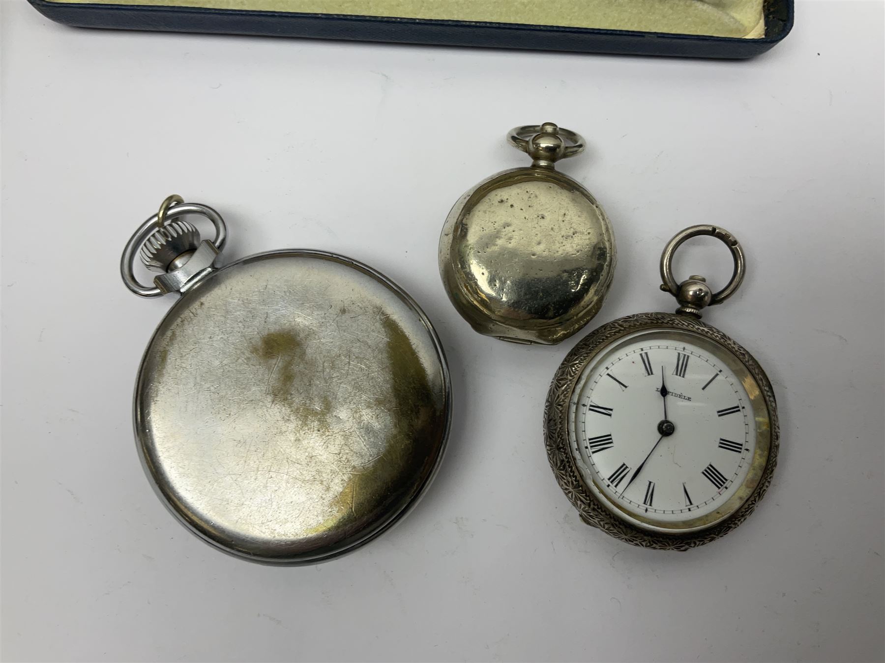 Silver fob watch and three silver rings - Image 7 of 11