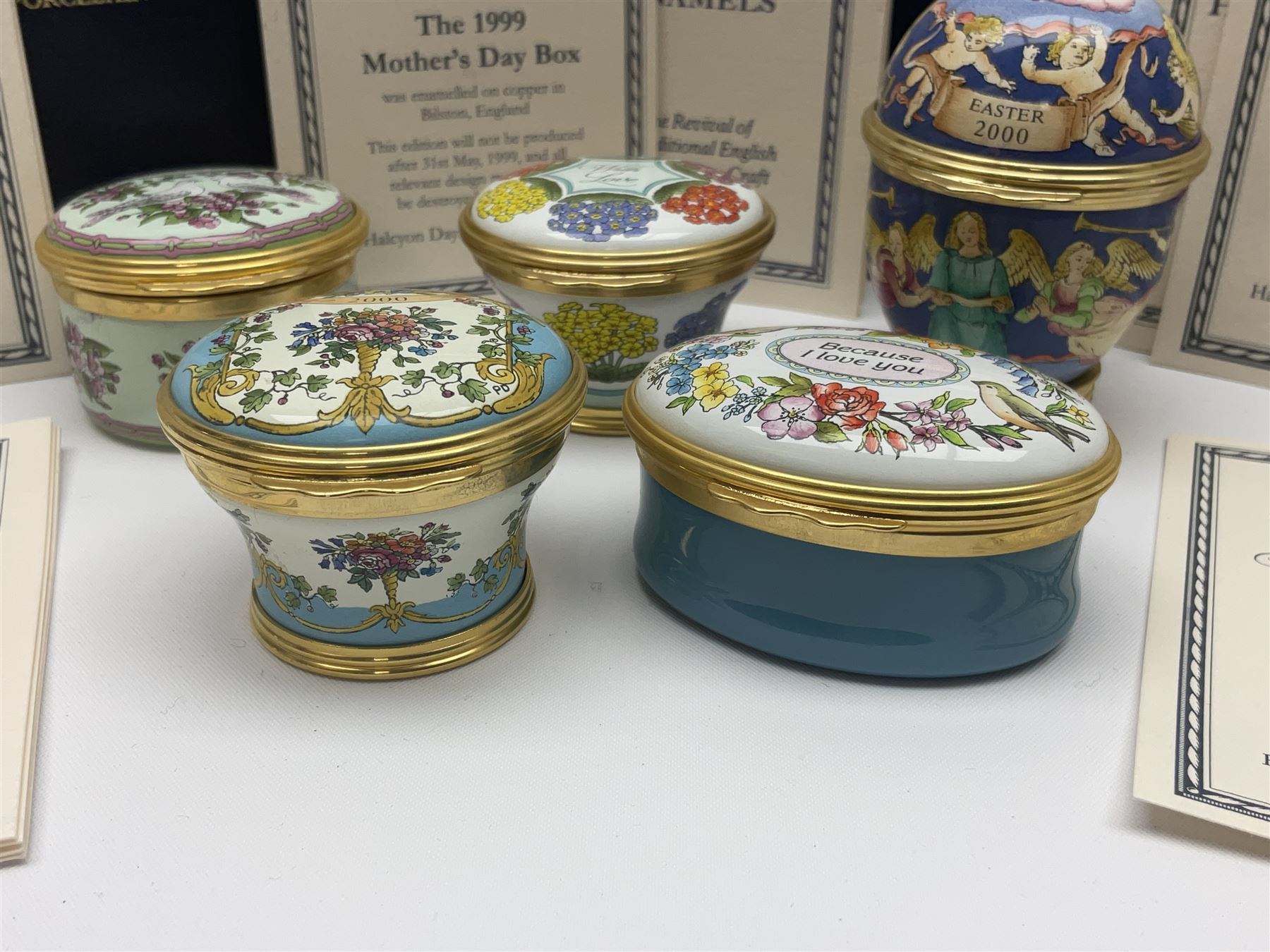 Five Halcyon Days enamel boxes - Image 3 of 14