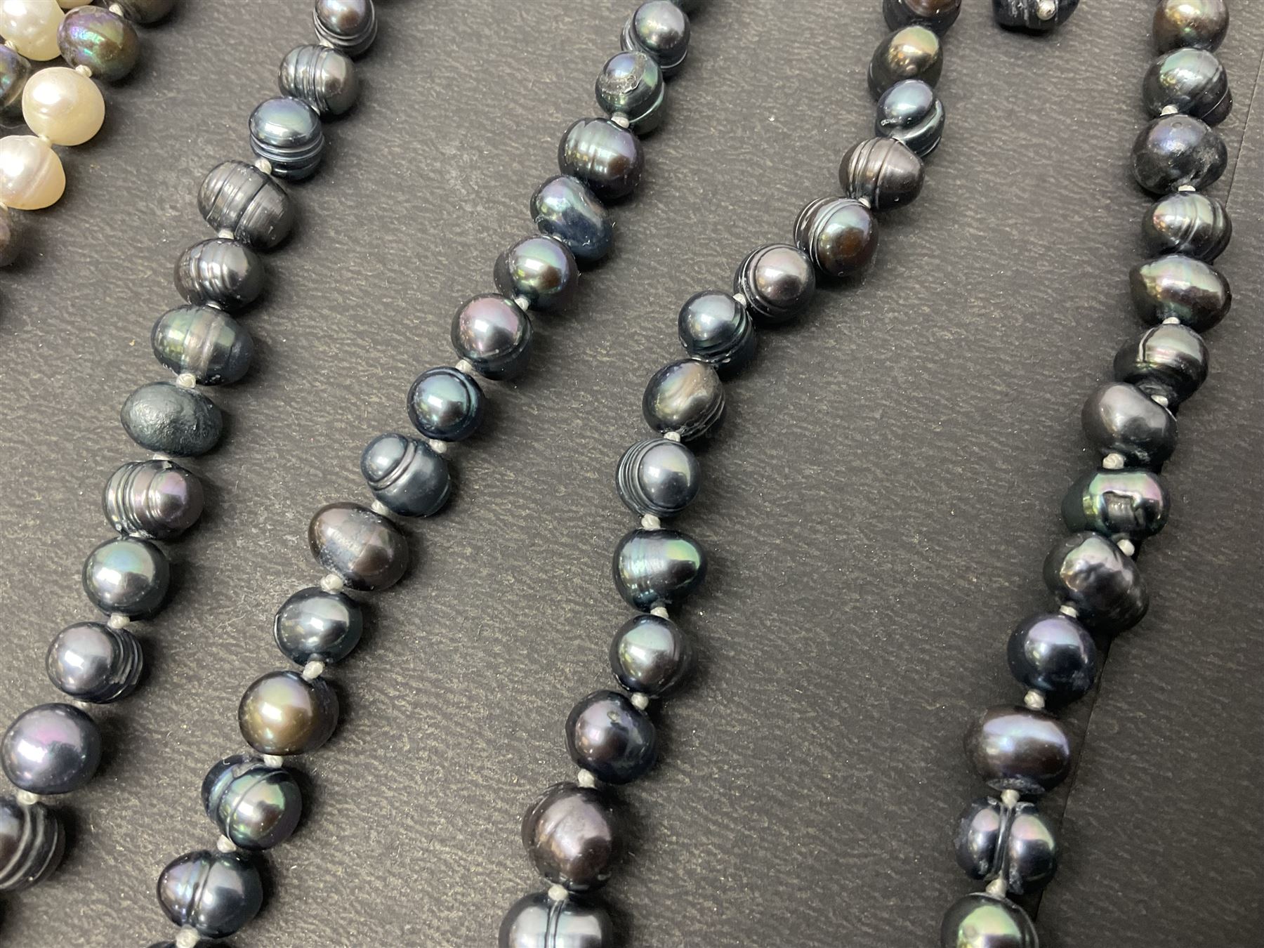 Four fresh water pearl necklaces - Image 53 of 77