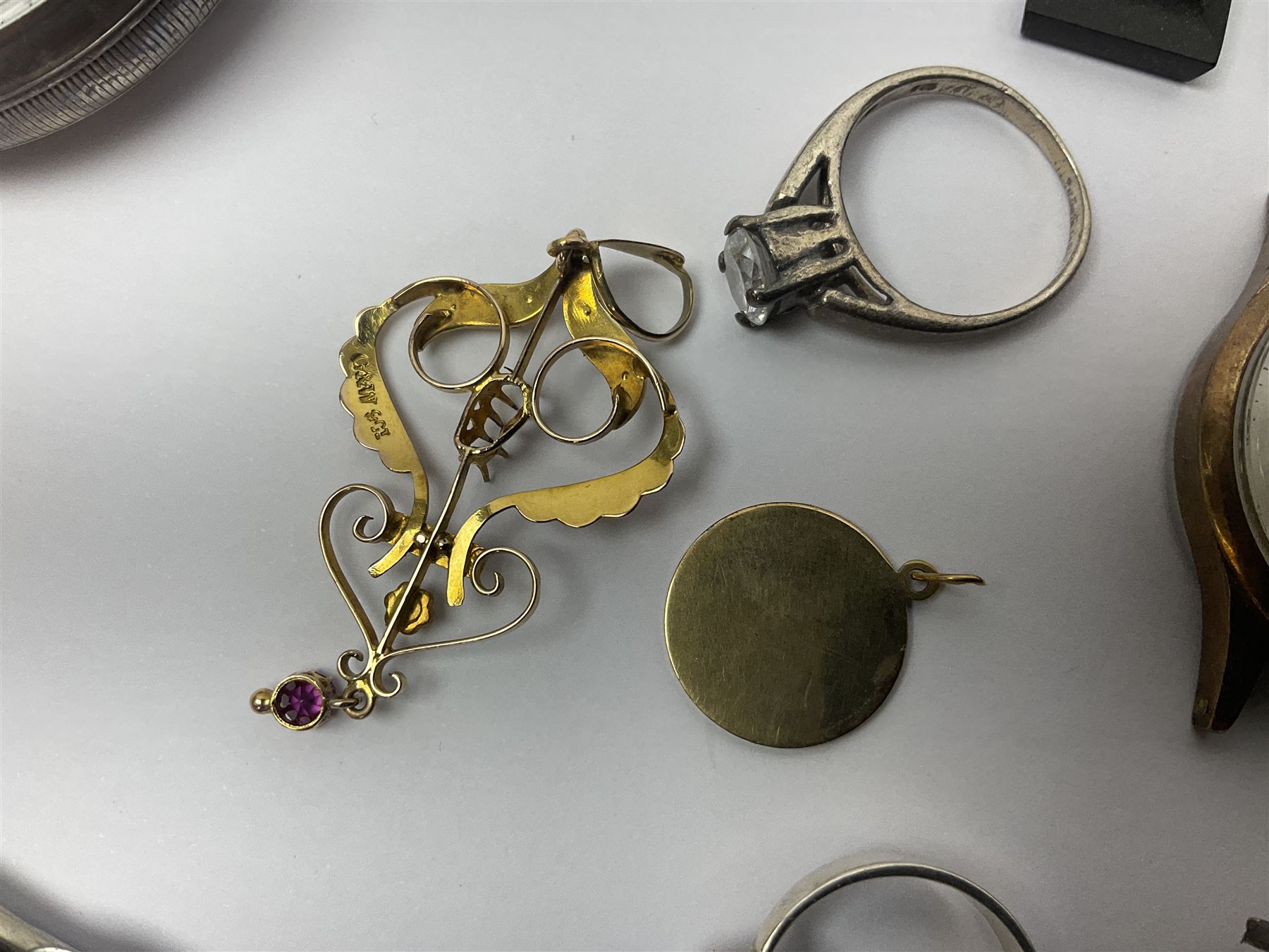 9ct gold stone set pendant - Image 12 of 12