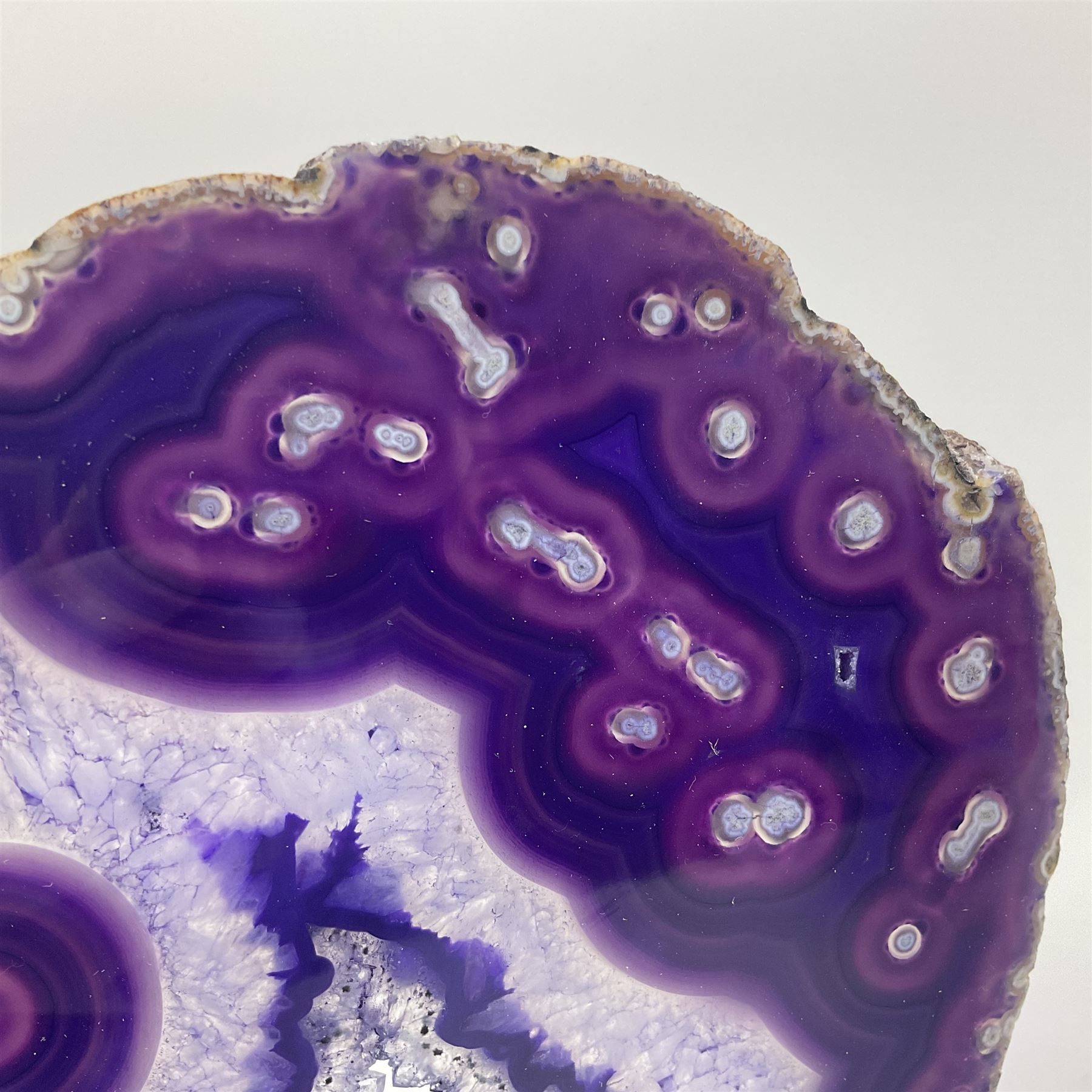 Pair of purple agate slices - Image 4 of 11