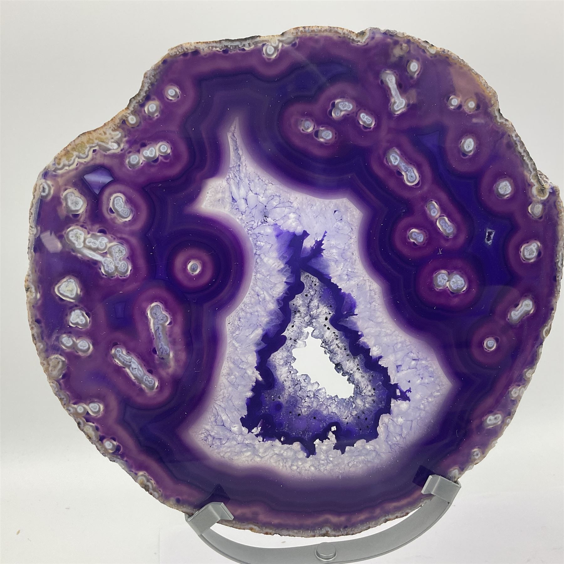 Pair of purple agate slices - Image 2 of 11