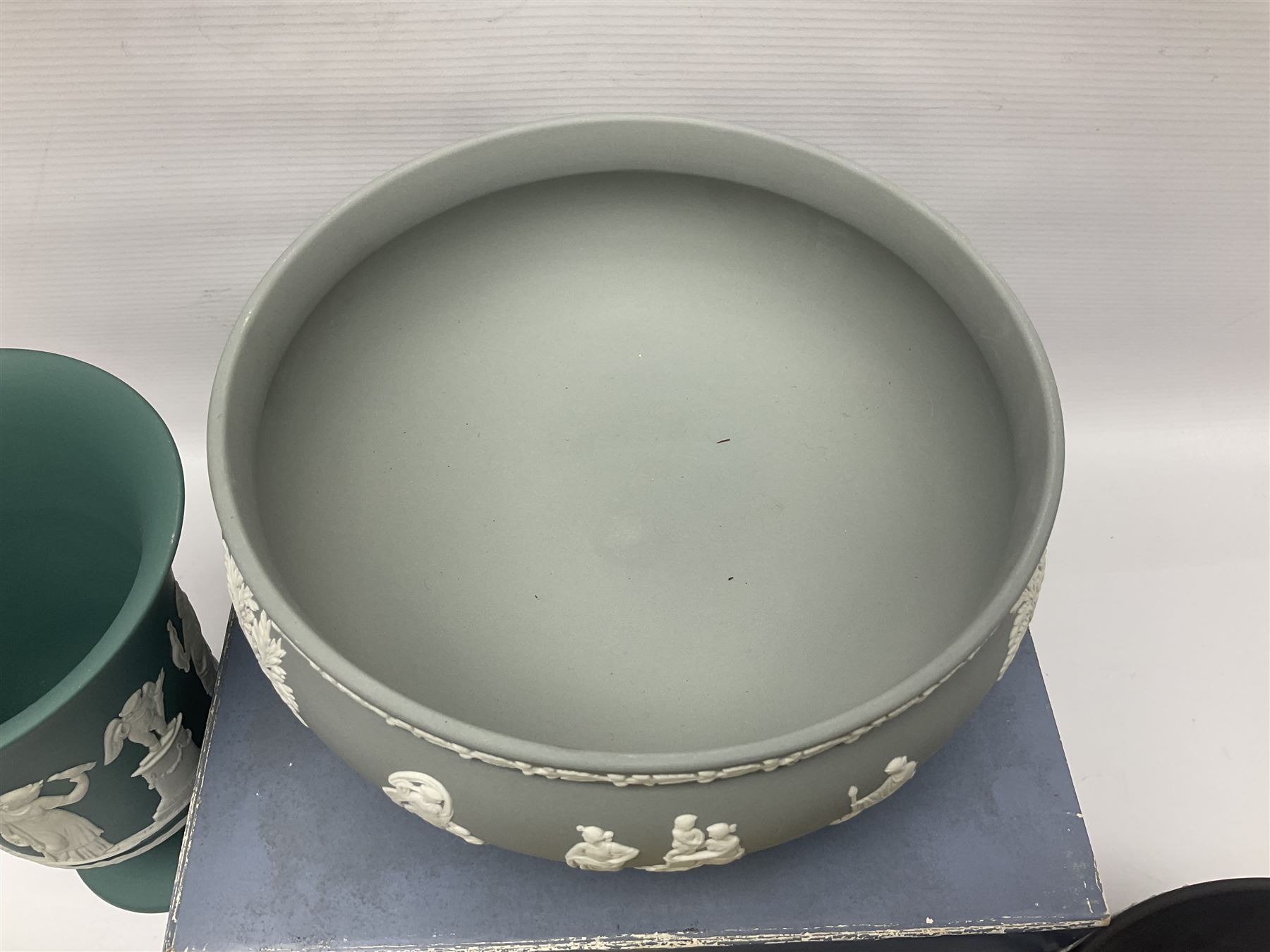 Wedgwood Jasperware footed bowl - Image 9 of 15