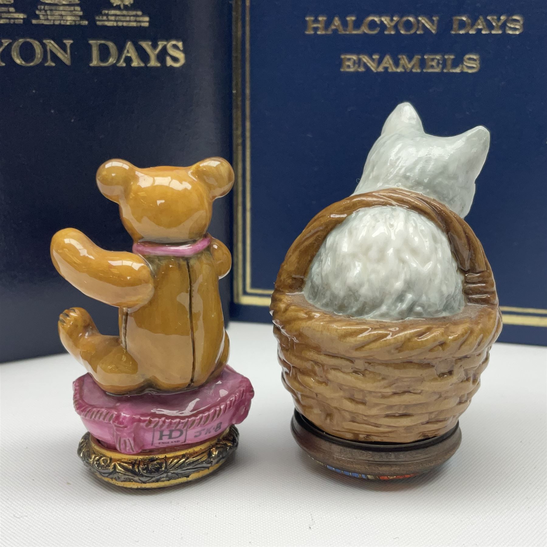 Four Halcyon Days bonbonnieres - Image 12 of 15