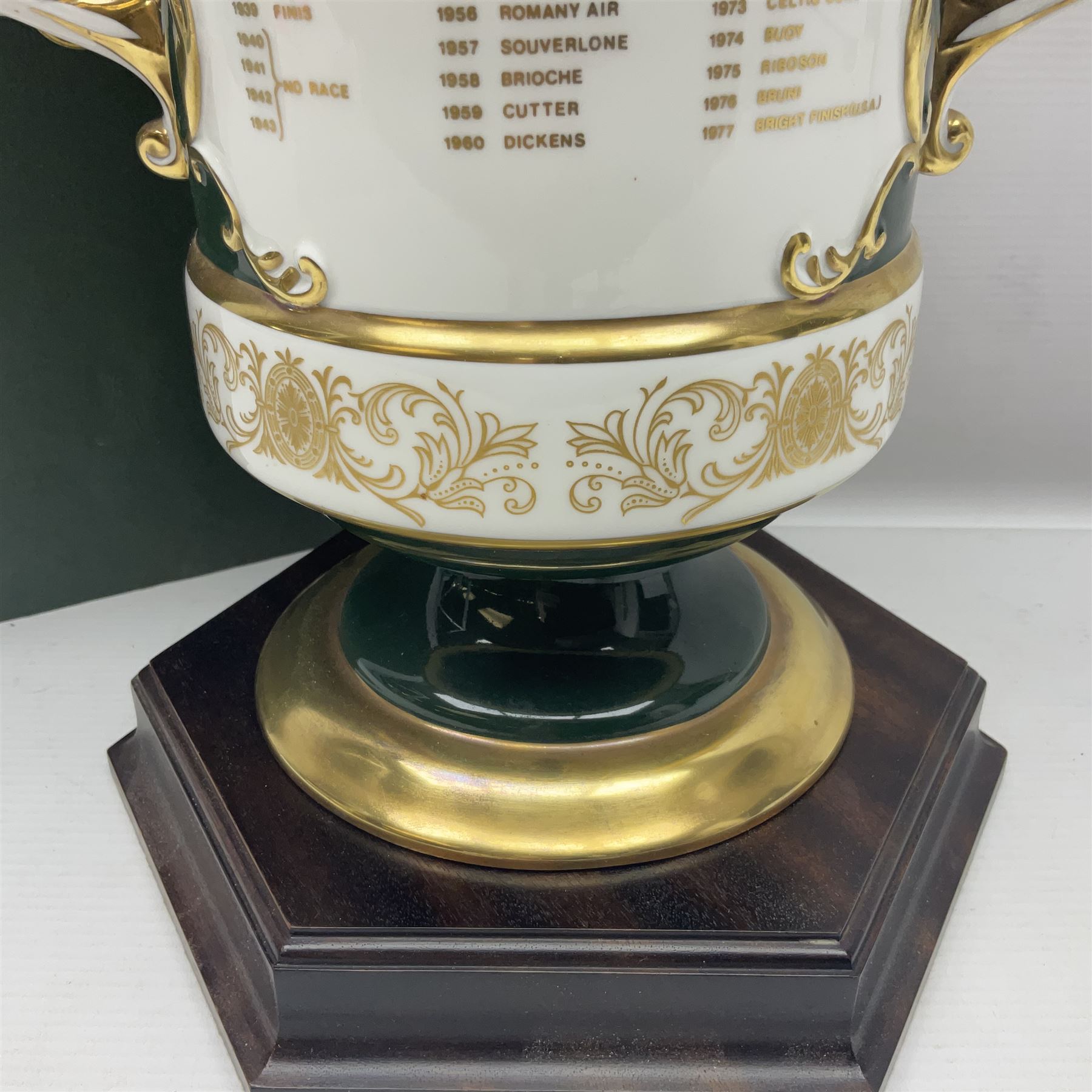 Aynsley twin handled racing cup and cover - Image 9 of 14