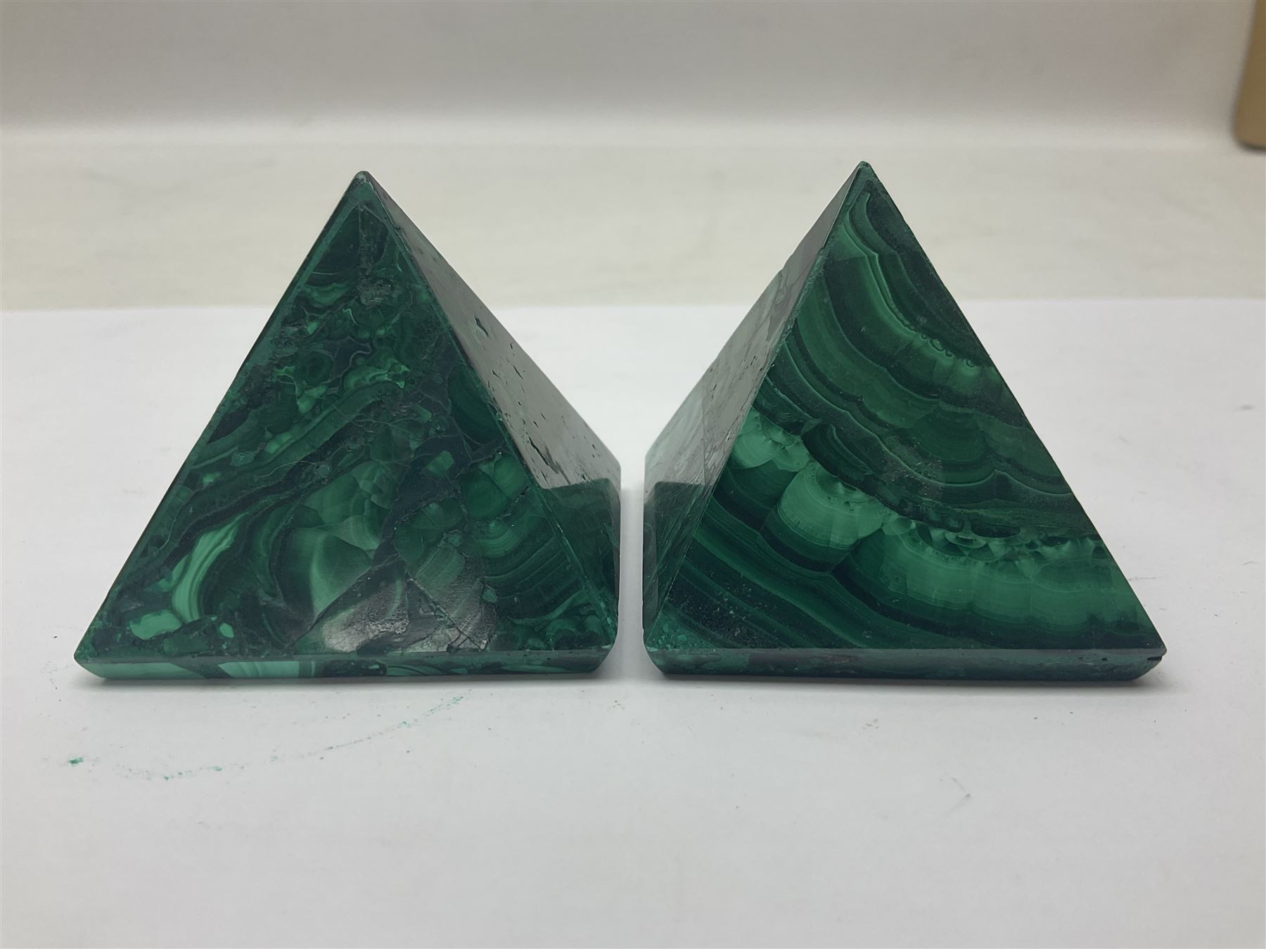 Pair of malachite pyramids - Image 4 of 8