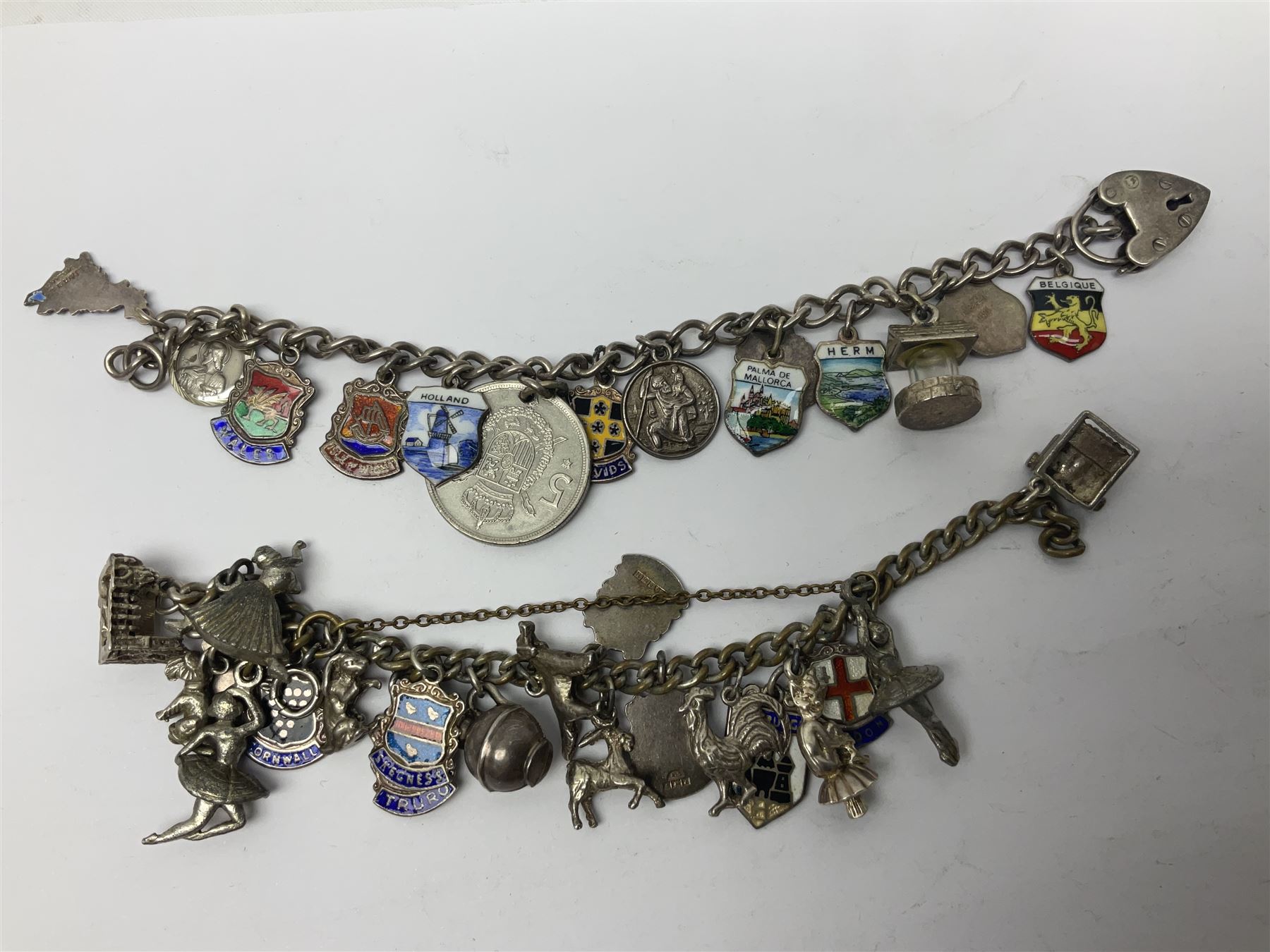 Four charm bracelets - Image 5 of 6