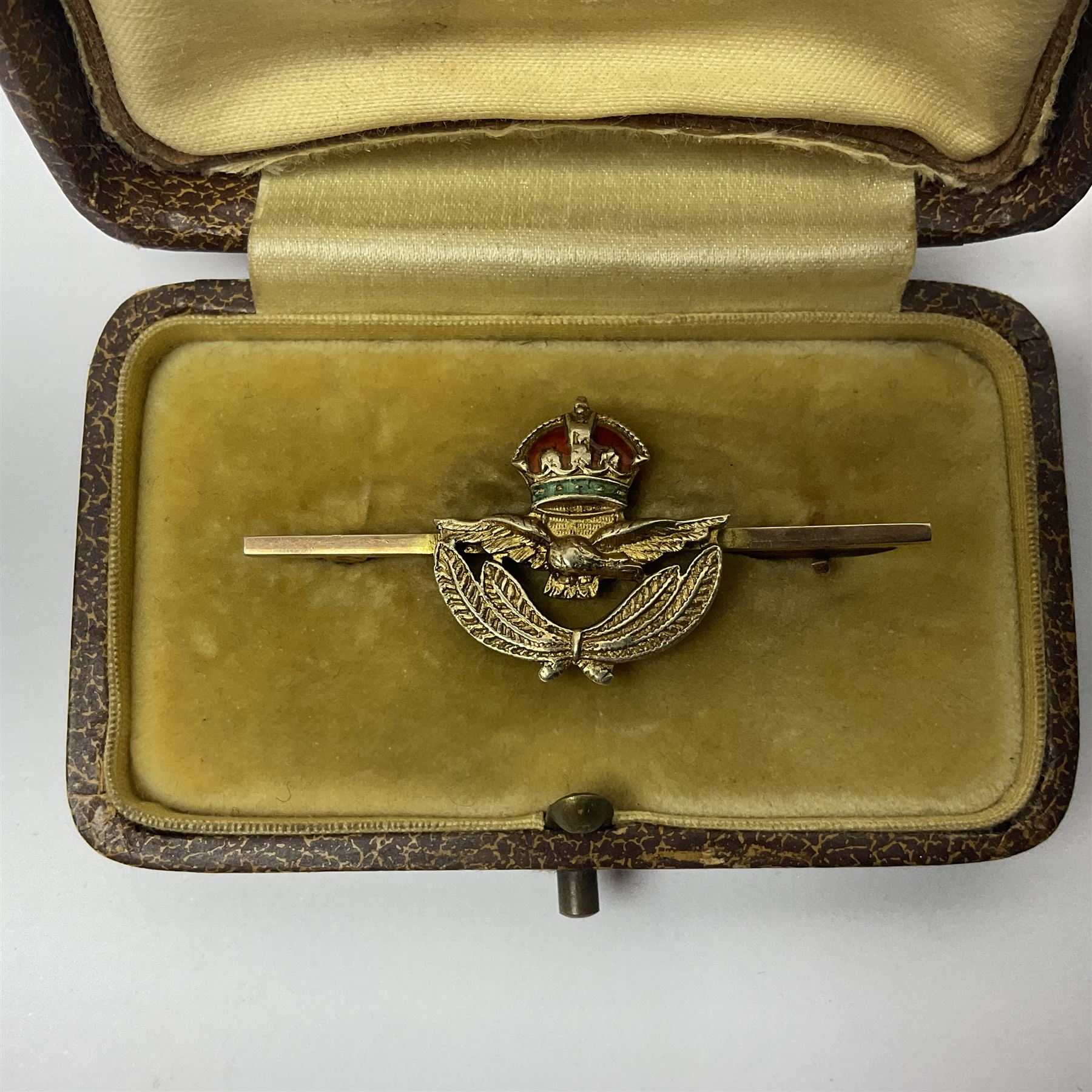 9ct gold enamel RAF sweetheart brooch - Image 2 of 7