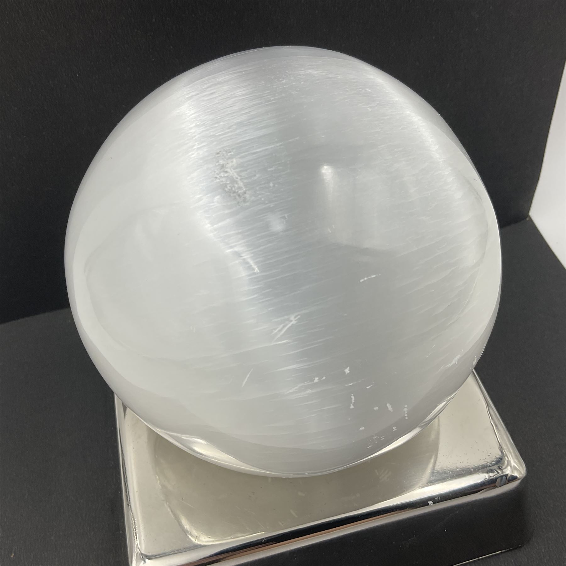 Selenite sphere - Image 3 of 5