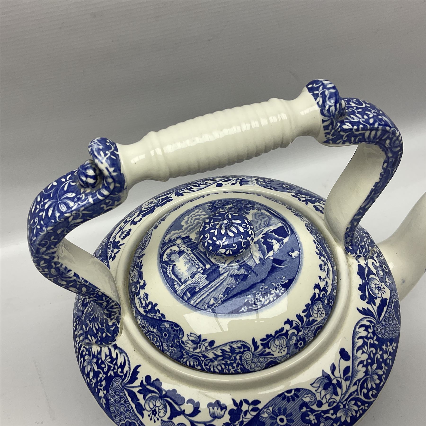 Spode blue and white kettle - Image 2 of 12