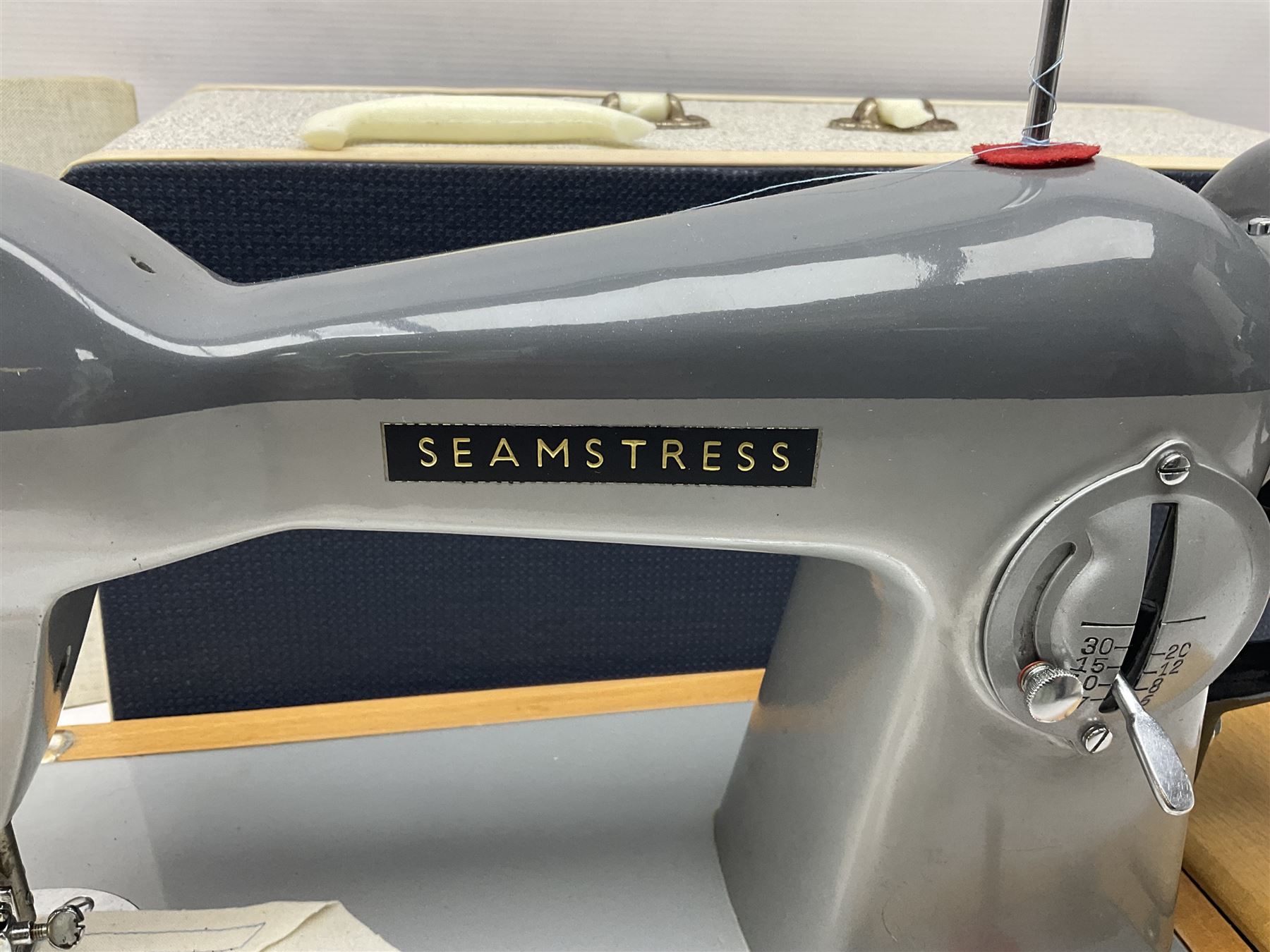 Seamstress sewing machine in case - Image 2 of 10