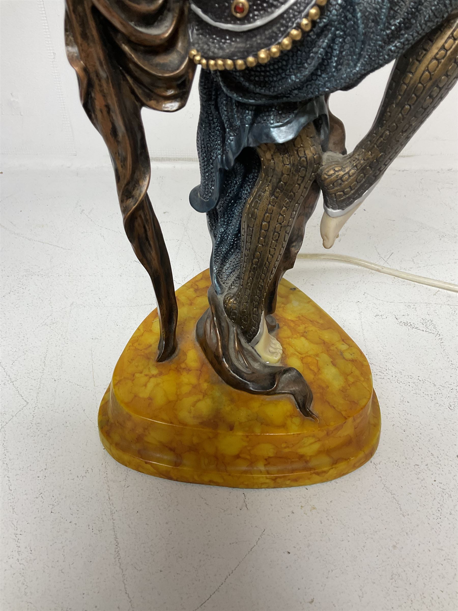 Art Deco style figural table lamp - Image 3 of 4