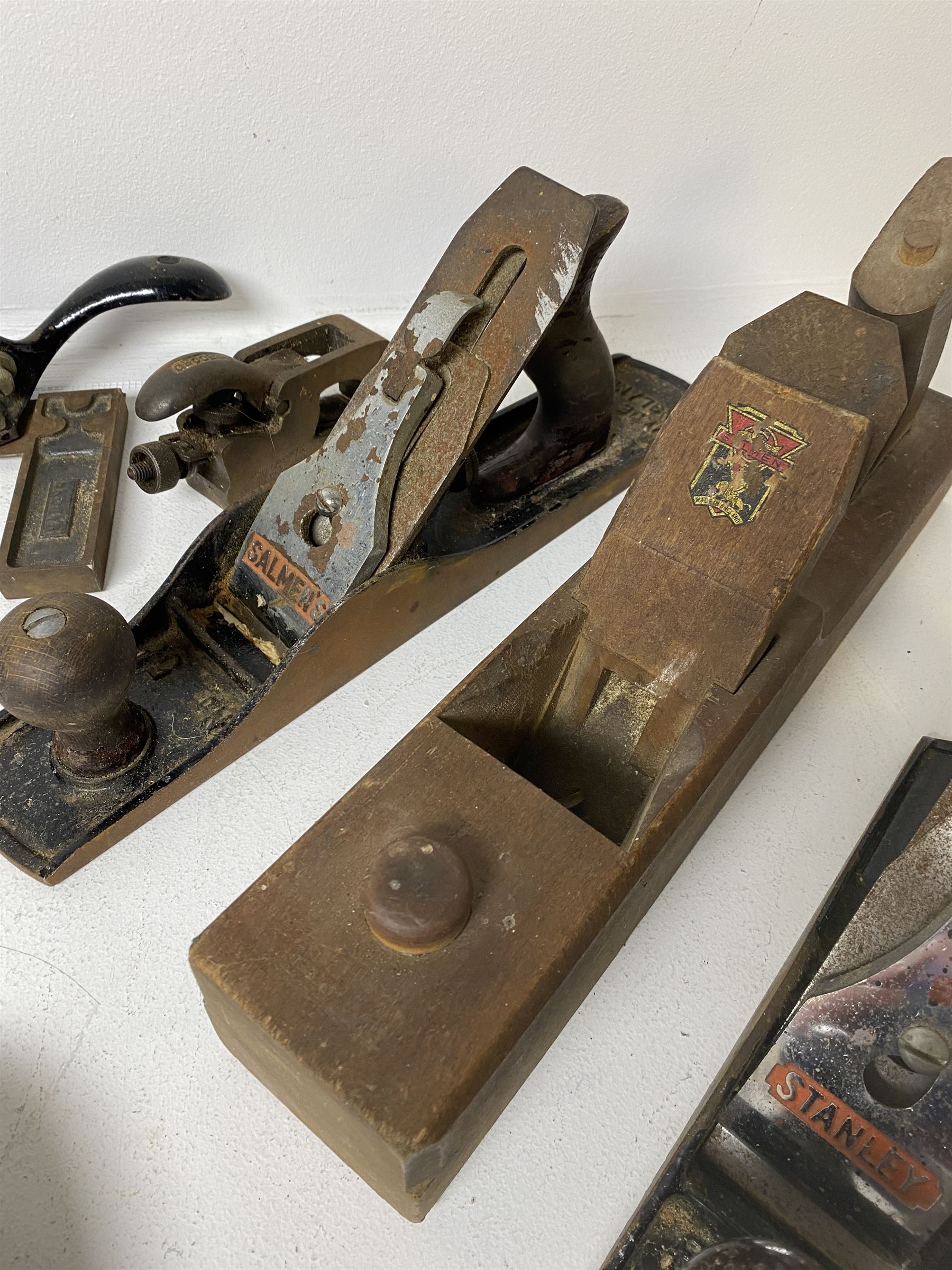 Collection of woodworking planes and other vintage tools - Image 3 of 5