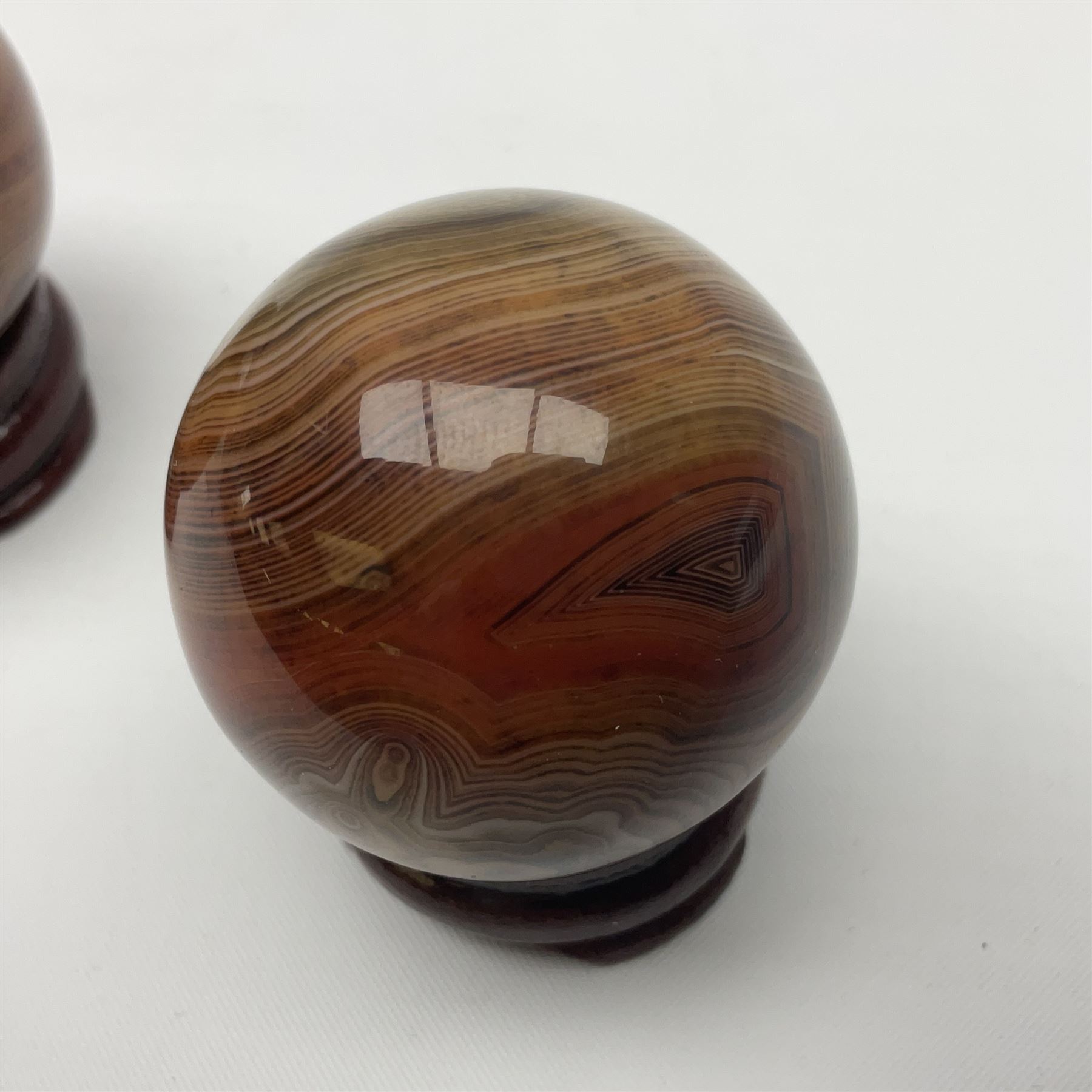 Pair of banded agate spheres - Image 6 of 6