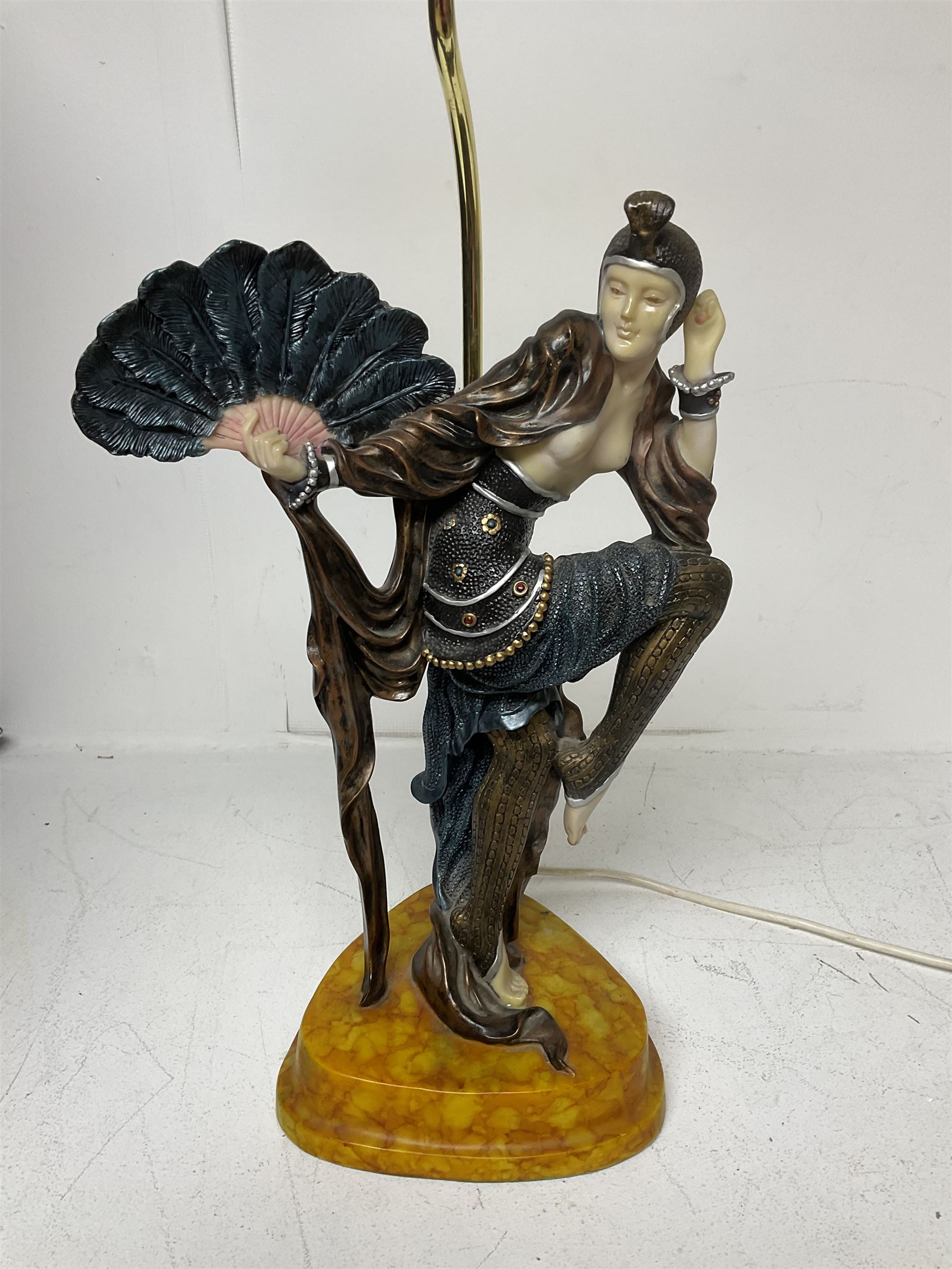 Art Deco style figural table lamp - Image 2 of 4