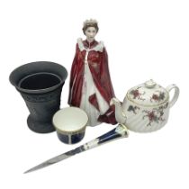 Royal Worcester figure of Queen Elizabeth to commemorate her 80th Birthday