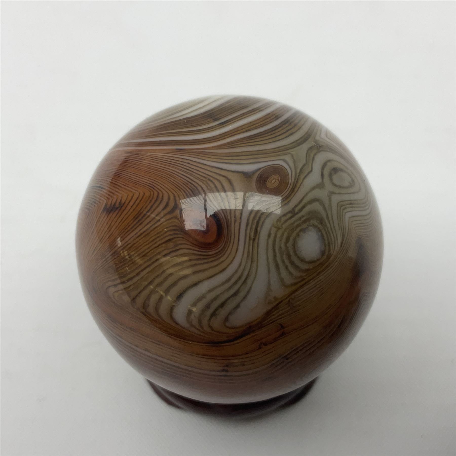 Pair of banded agate spheres - Image 2 of 6