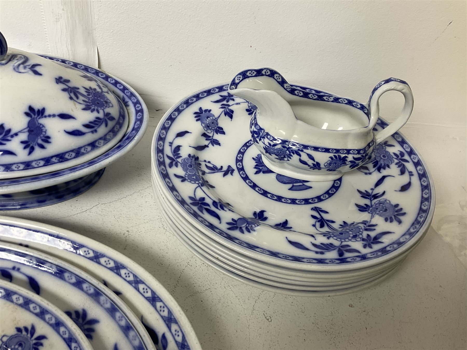 Mintons Delft blue and white dinner wares - Image 3 of 6