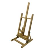 Small artist's easel