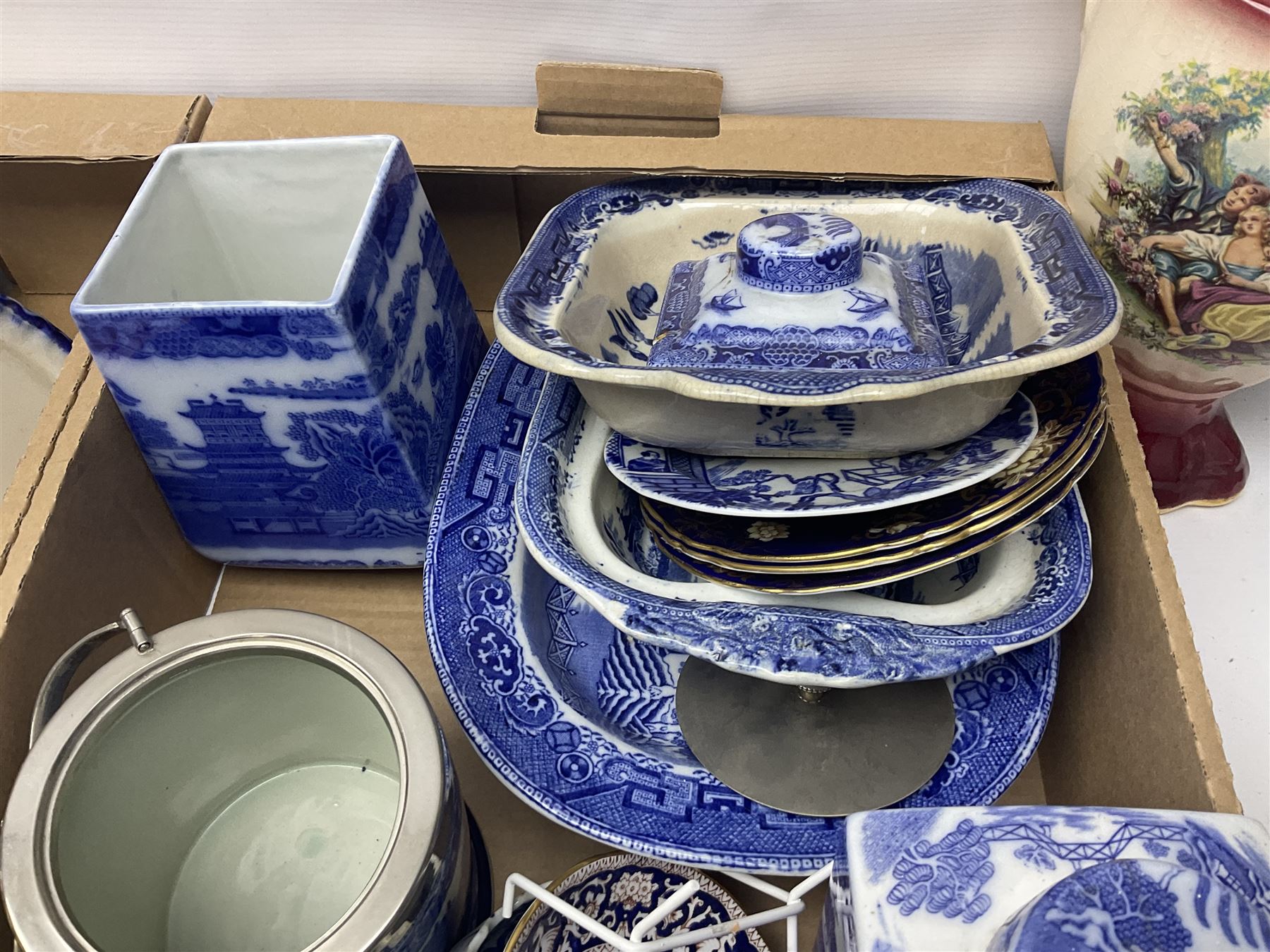 Blue and white ceramics - Image 6 of 9