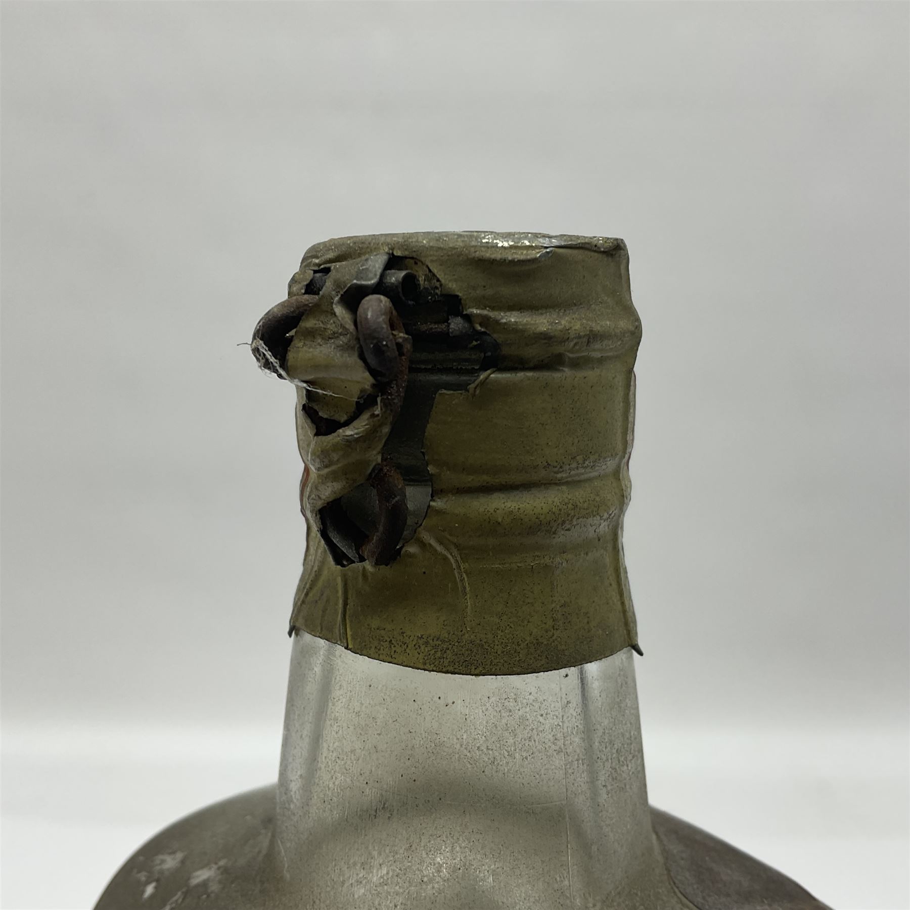 George VI bottle of Gordons Gin - Image 5 of 6