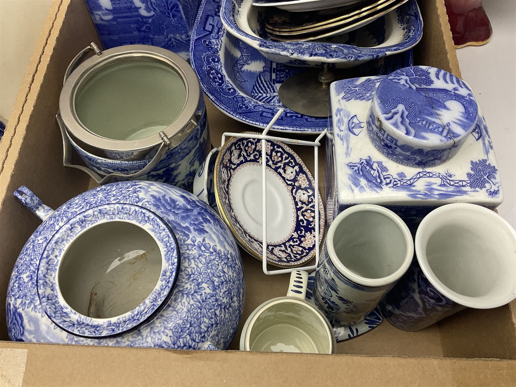 Blue and white ceramics - Image 7 of 9
