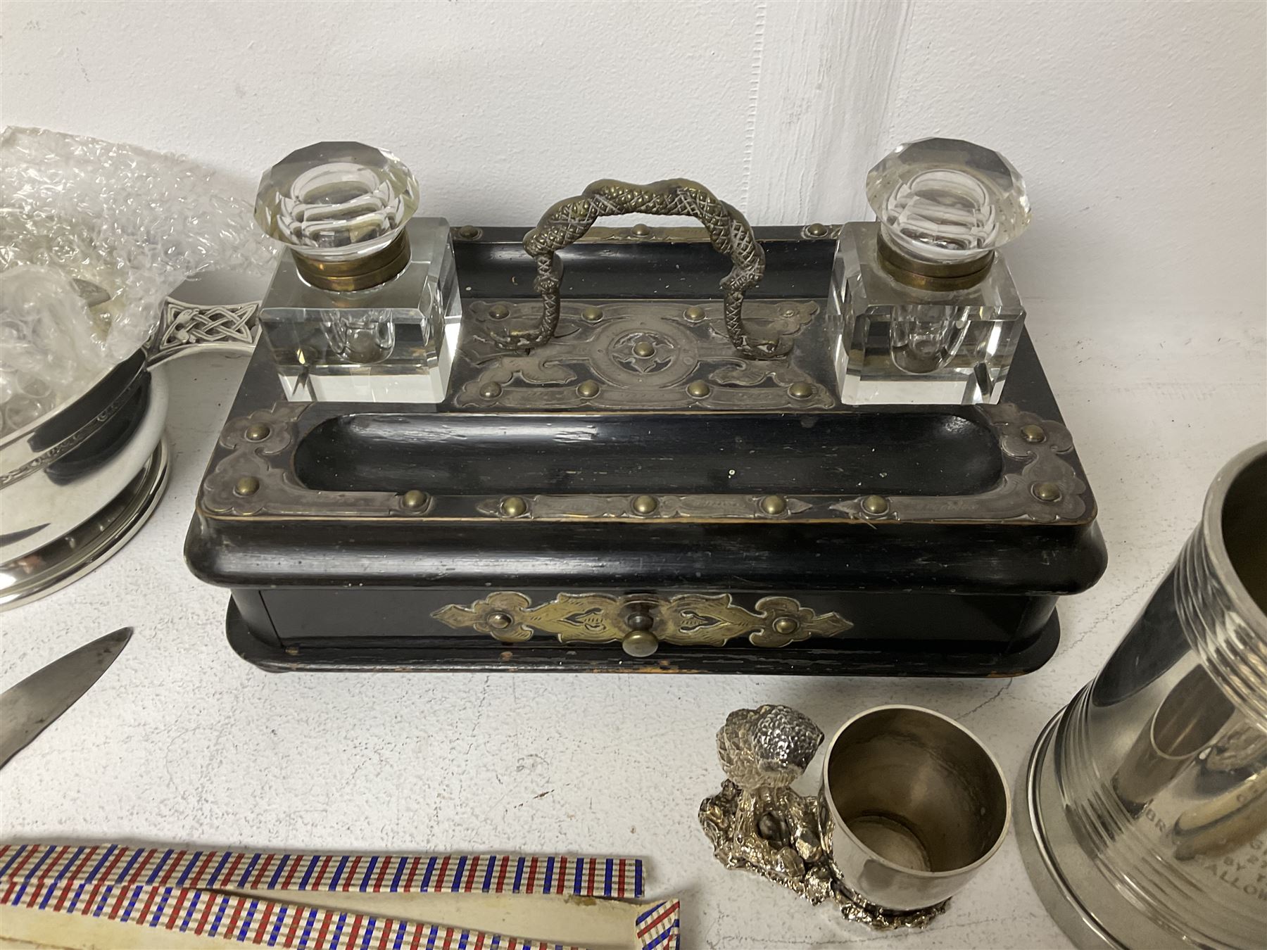 Victorian ebonised wooden desk stand - Image 3 of 5