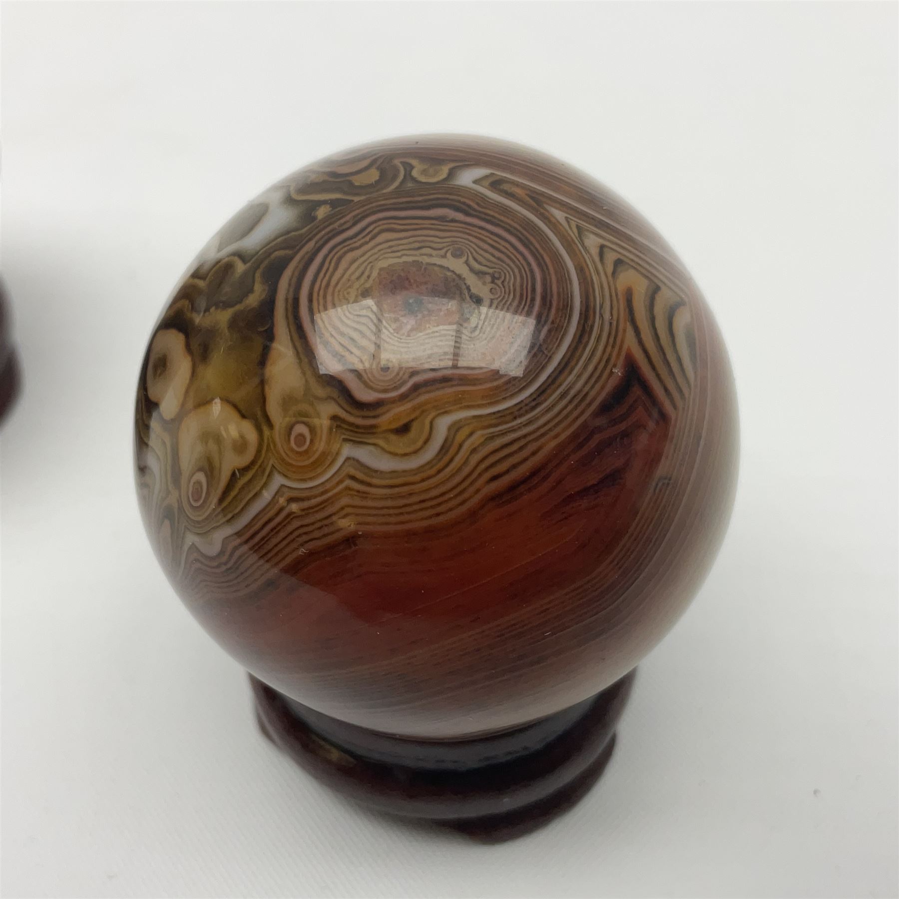 Pair of banded agate spheres - Image 4 of 6