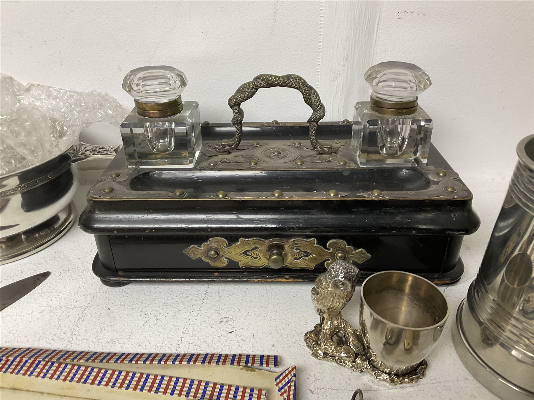 Victorian ebonised wooden desk stand - Image 2 of 5