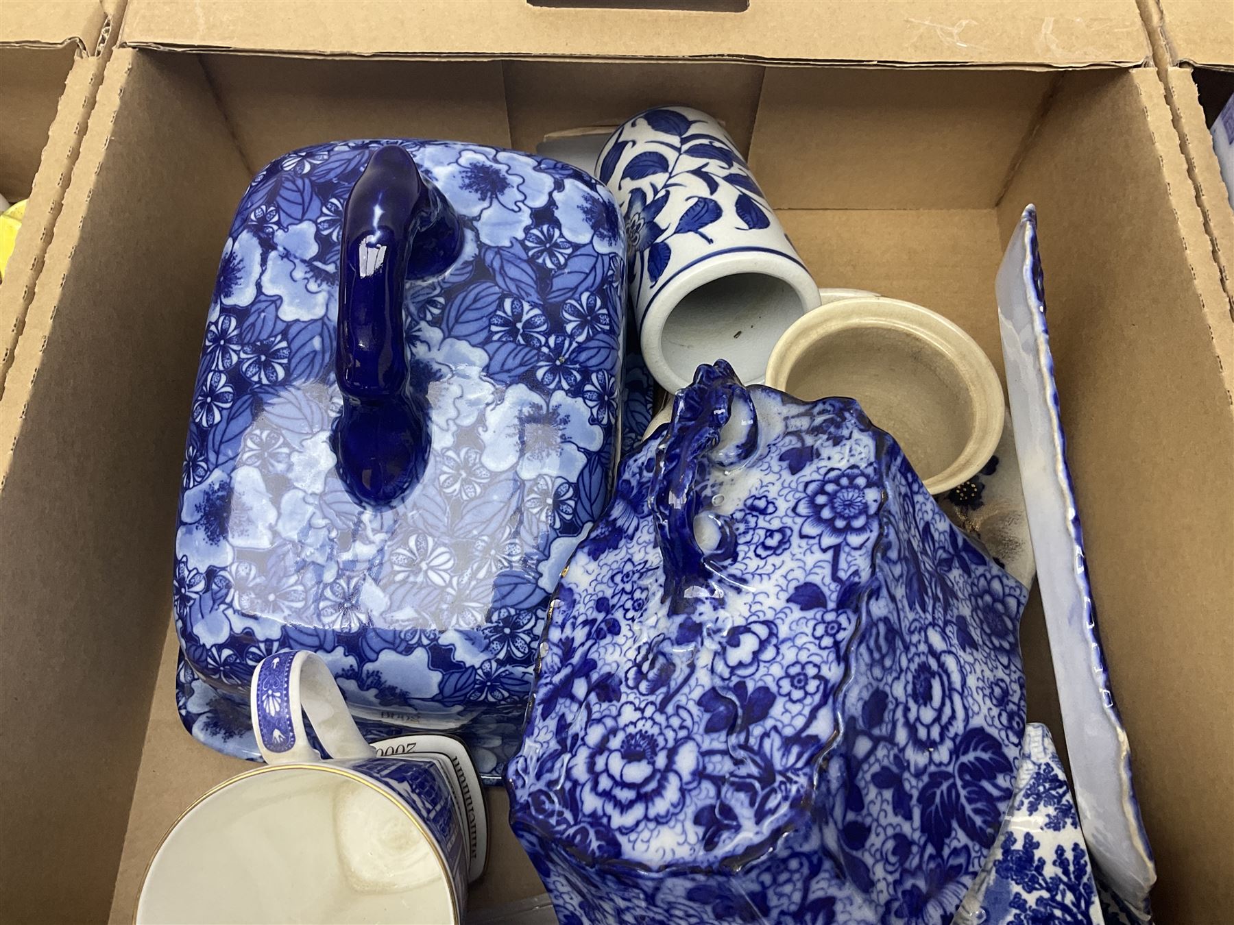 Blue and white ceramics - Image 4 of 9