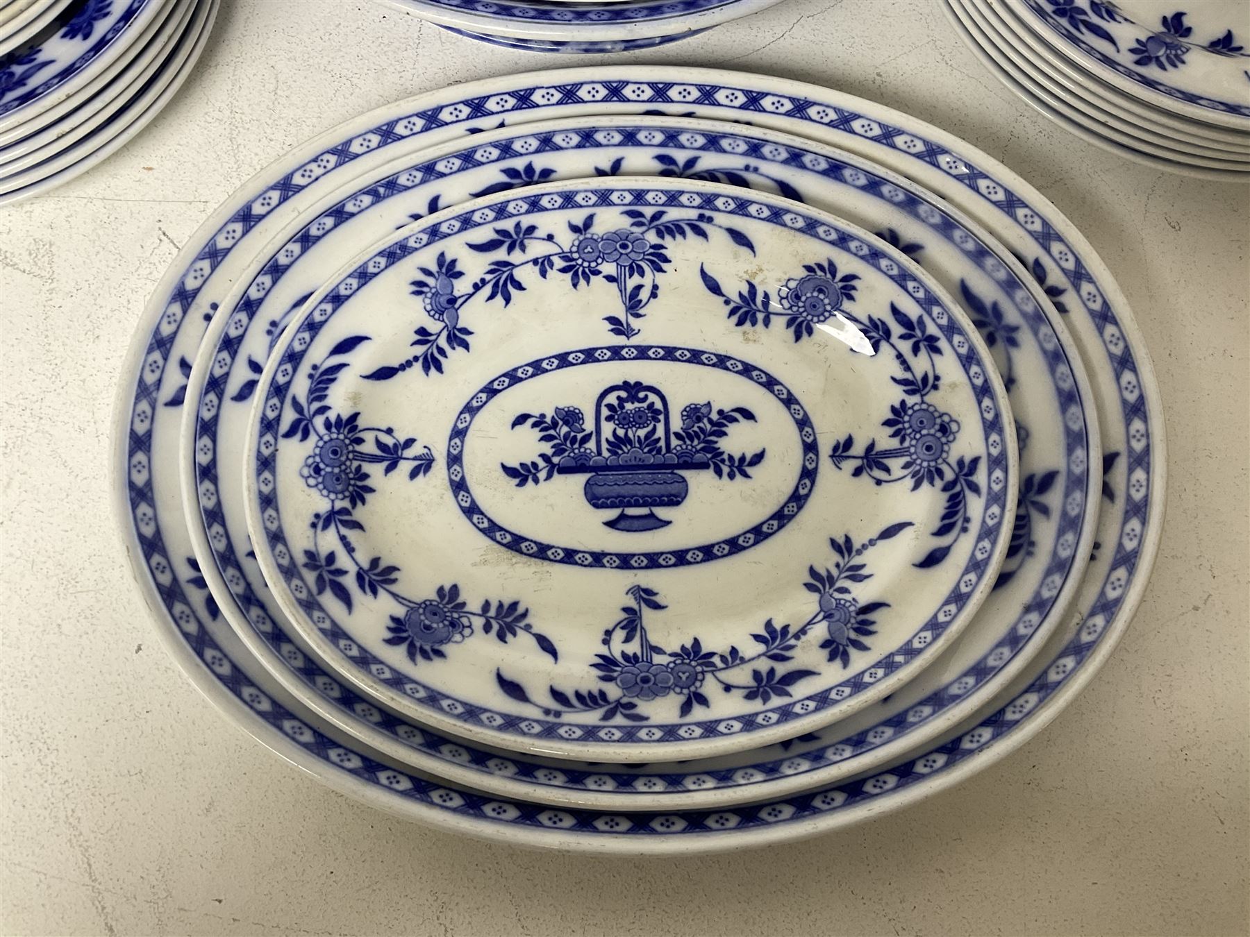 Mintons Delft blue and white dinner wares - Image 4 of 6