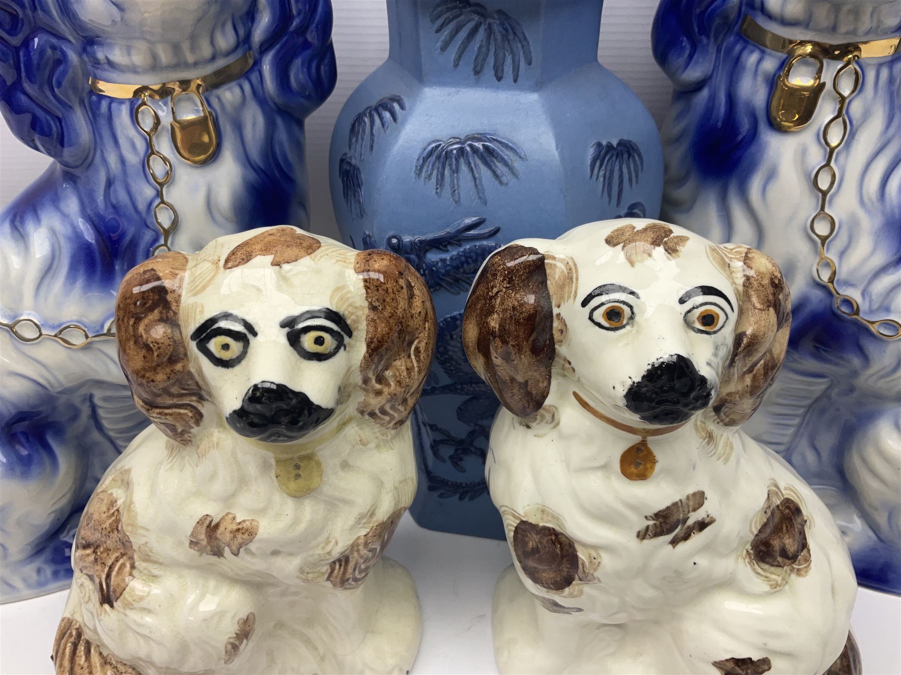 Pair of blue Staffordshire style dogs - Image 8 of 8