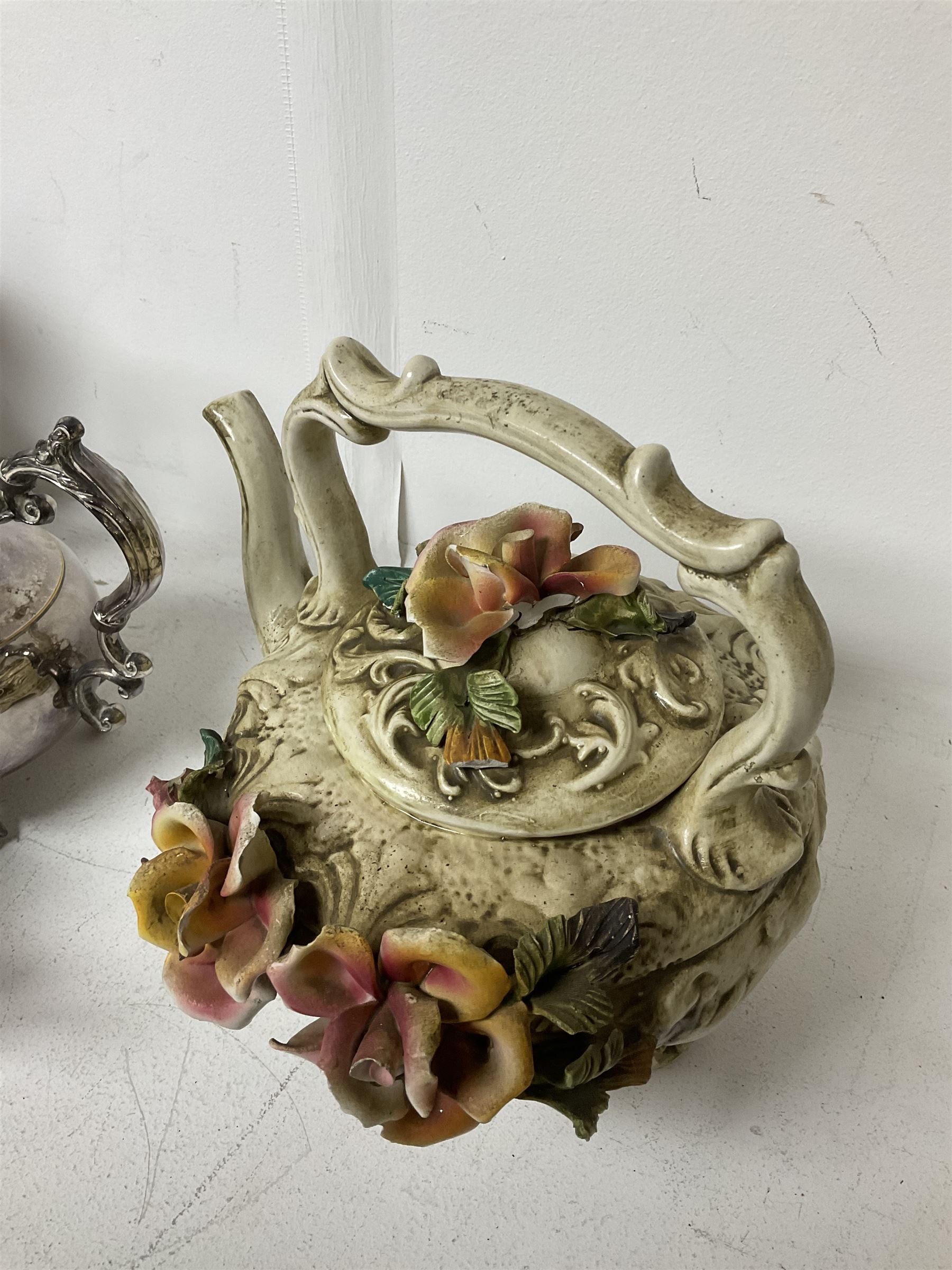 Two Capodimonte teapots - Image 4 of 6