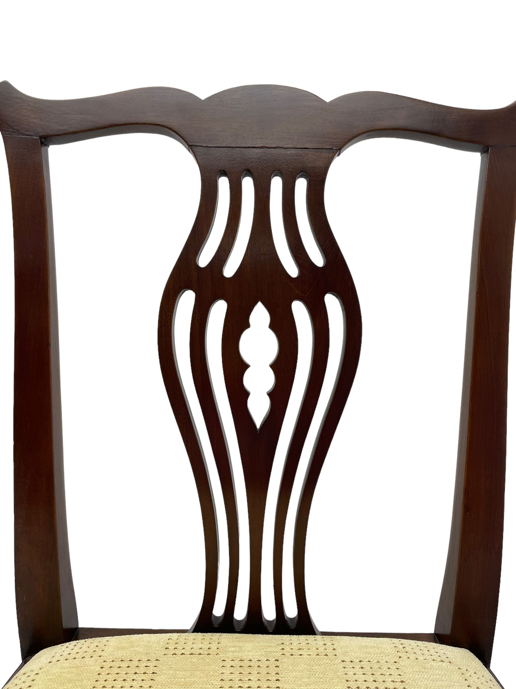 Set six (1+5) George III design mahogany dining chairs - Image 4 of 12