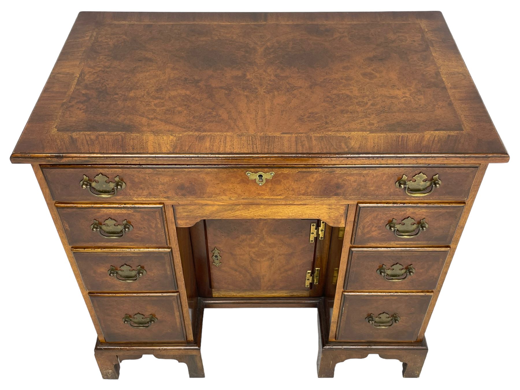 Georgian design figured walnut knee-hole desk - Image 3 of 9