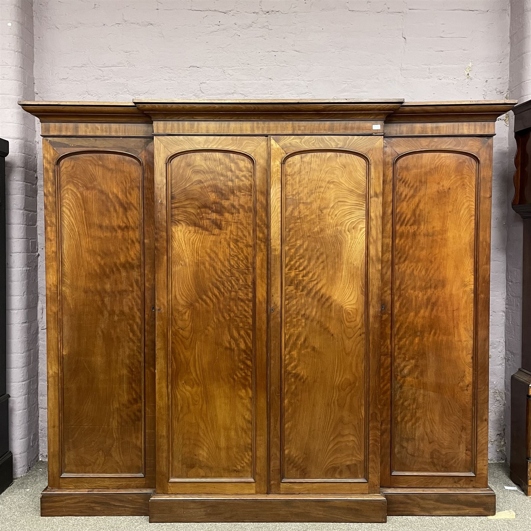 19th century figured mahogany quadruple breakfront press wardrobe - Image 16 of 16