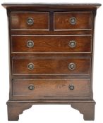 Small Georgian design mahogany chest