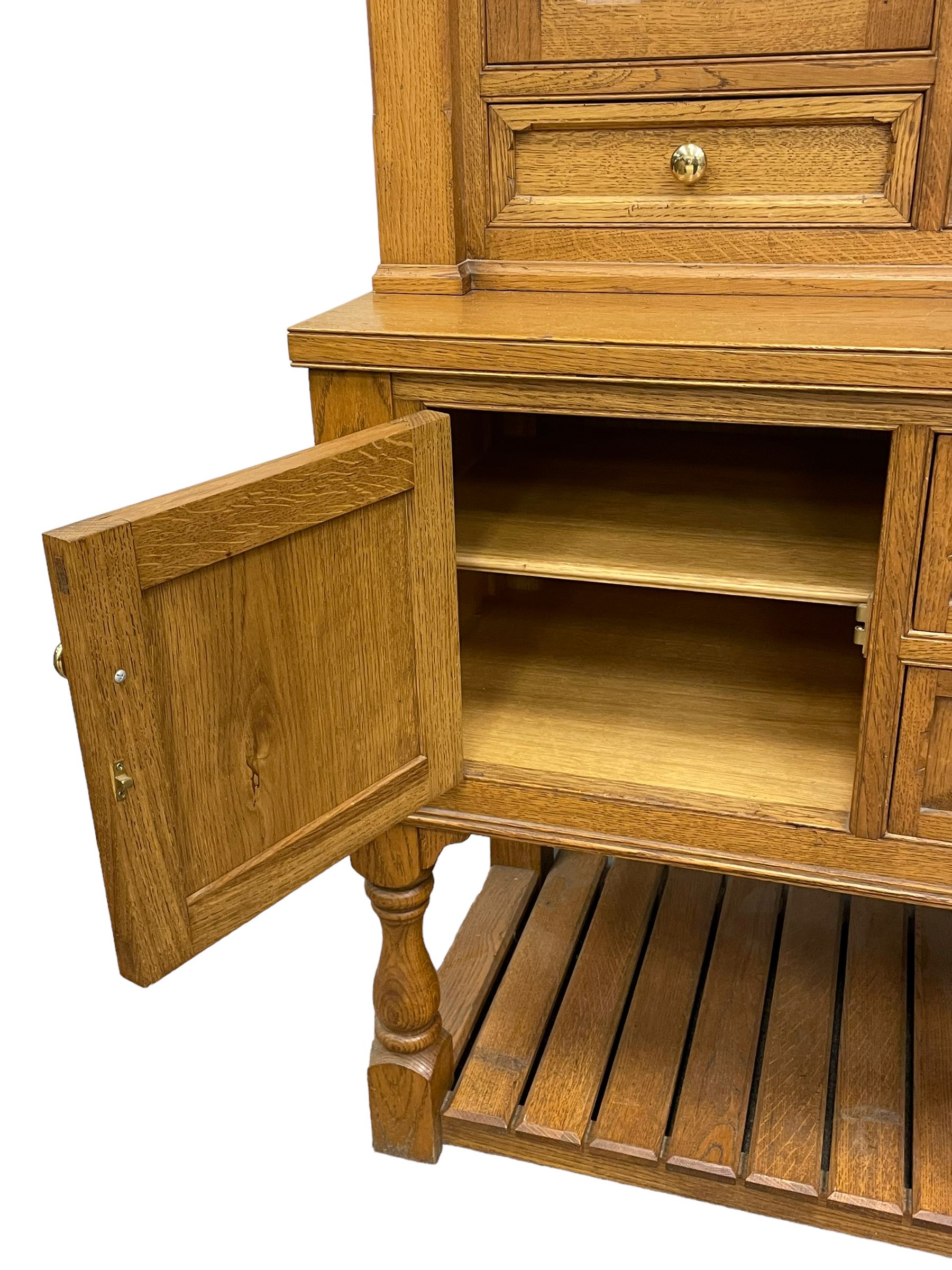 Light oak dresser - Image 3 of 7