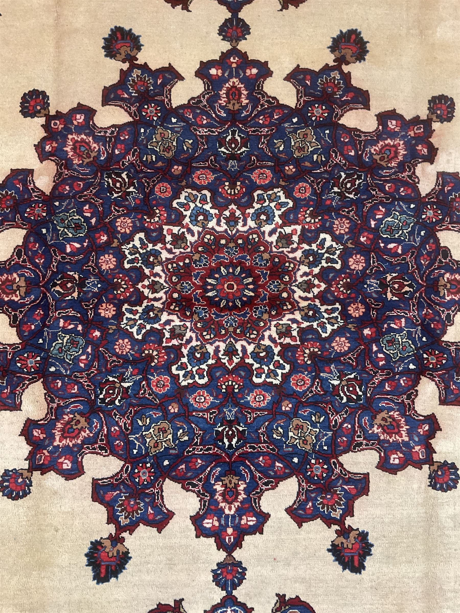 North East Persian Meshed carpet - Image 7 of 8