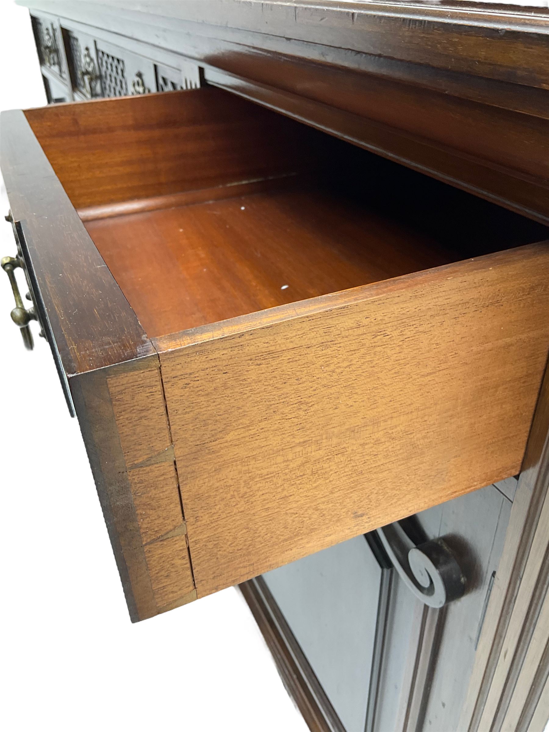 Late Victorian walnut sideboard - Image 6 of 9