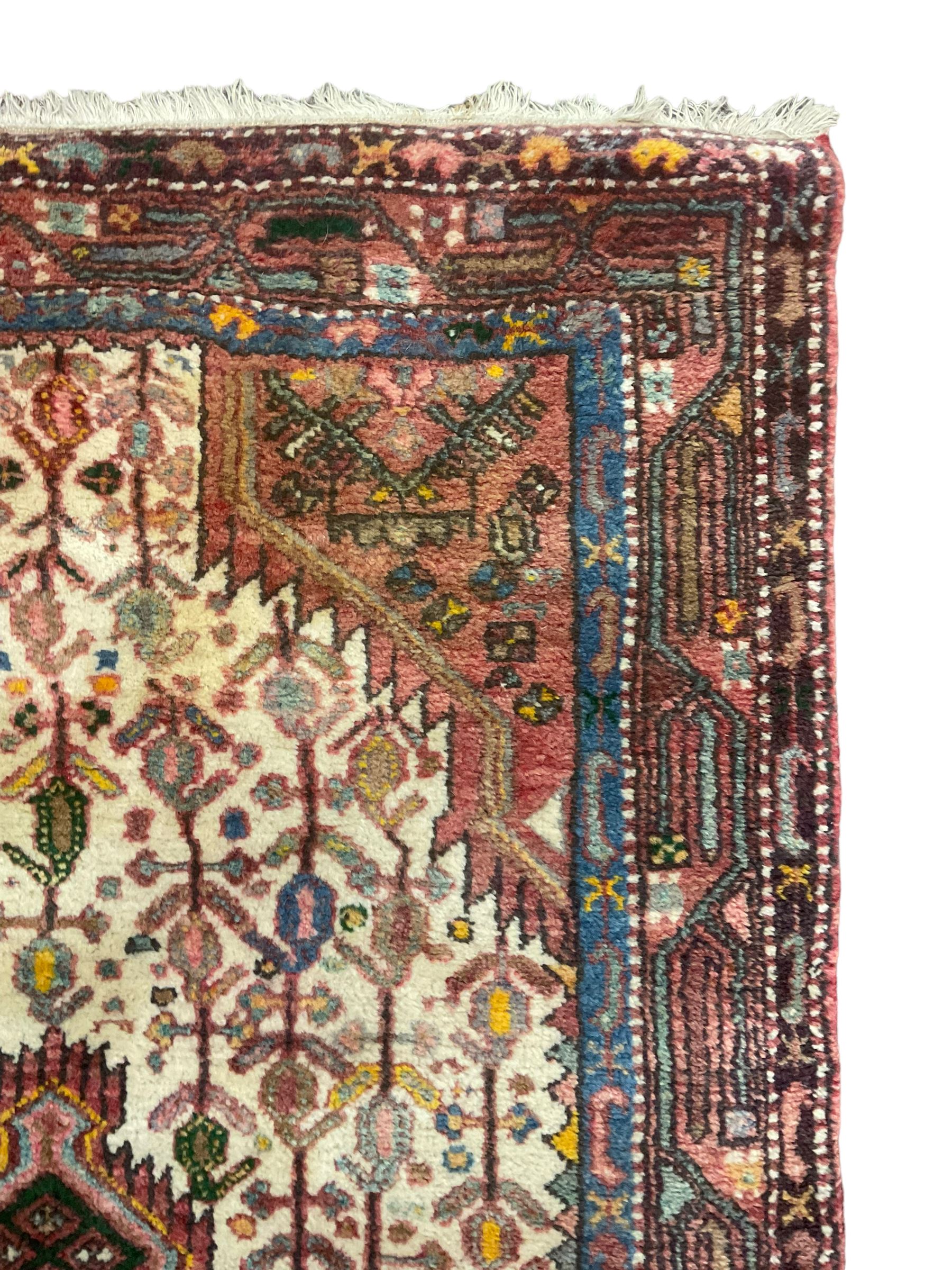 Small Persian rug - Image 4 of 6