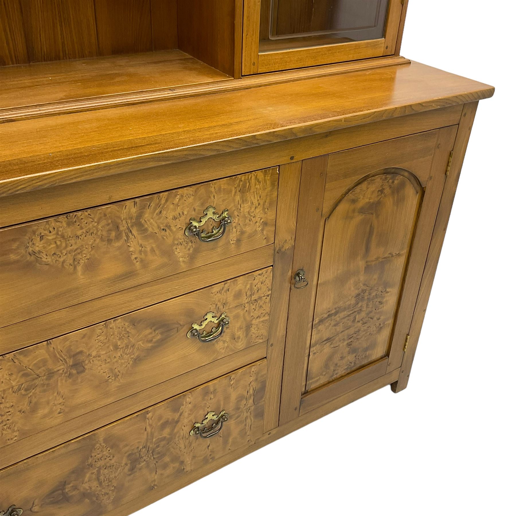 David Shackleton of Snainton - highly figured elm dresser - Image 5 of 8